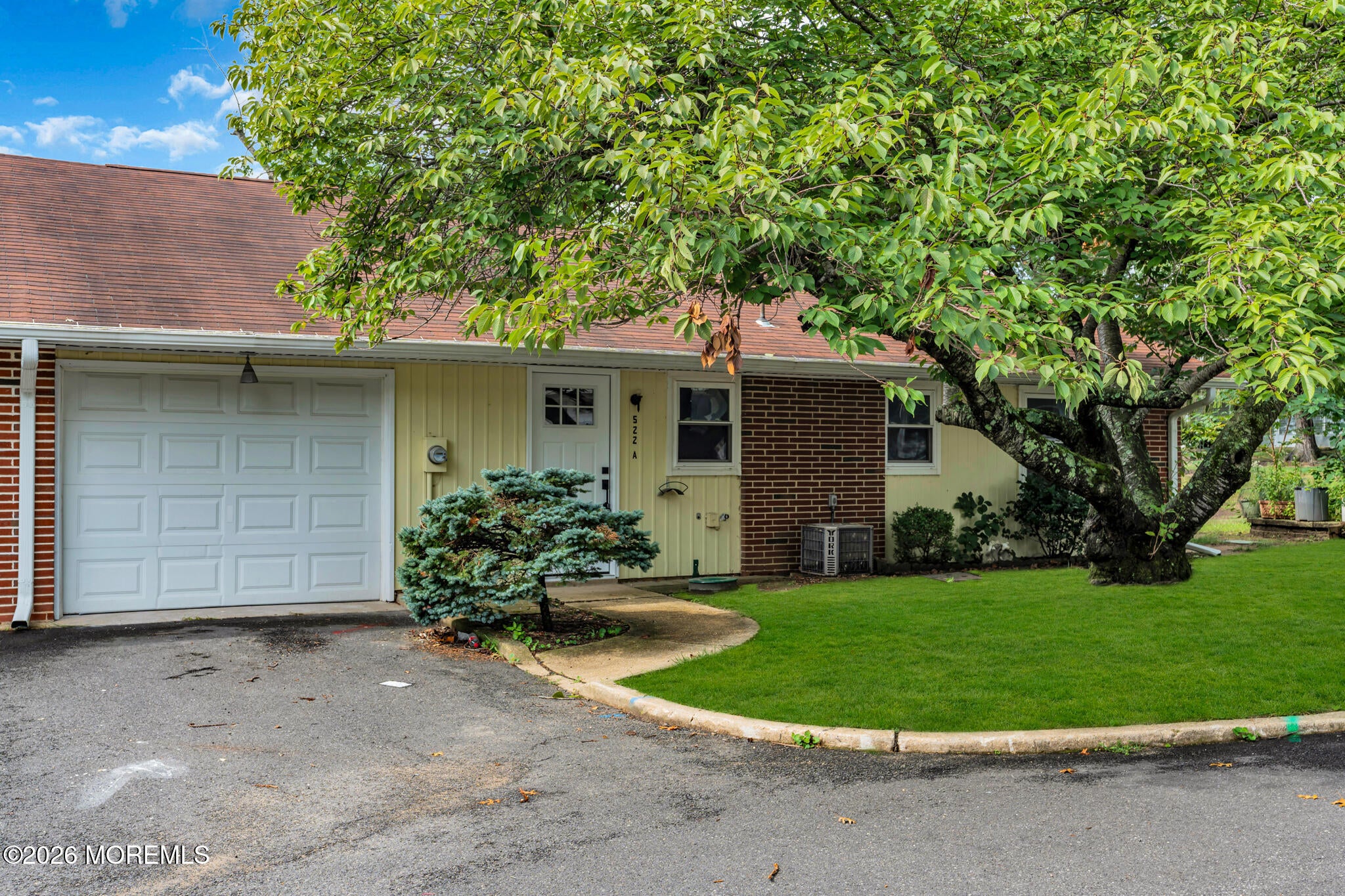 522A Thornbury Court