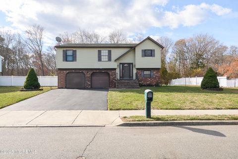 Photo of 85 Starlight Road, Howell, NJ 07731 (MLS # 22535341)