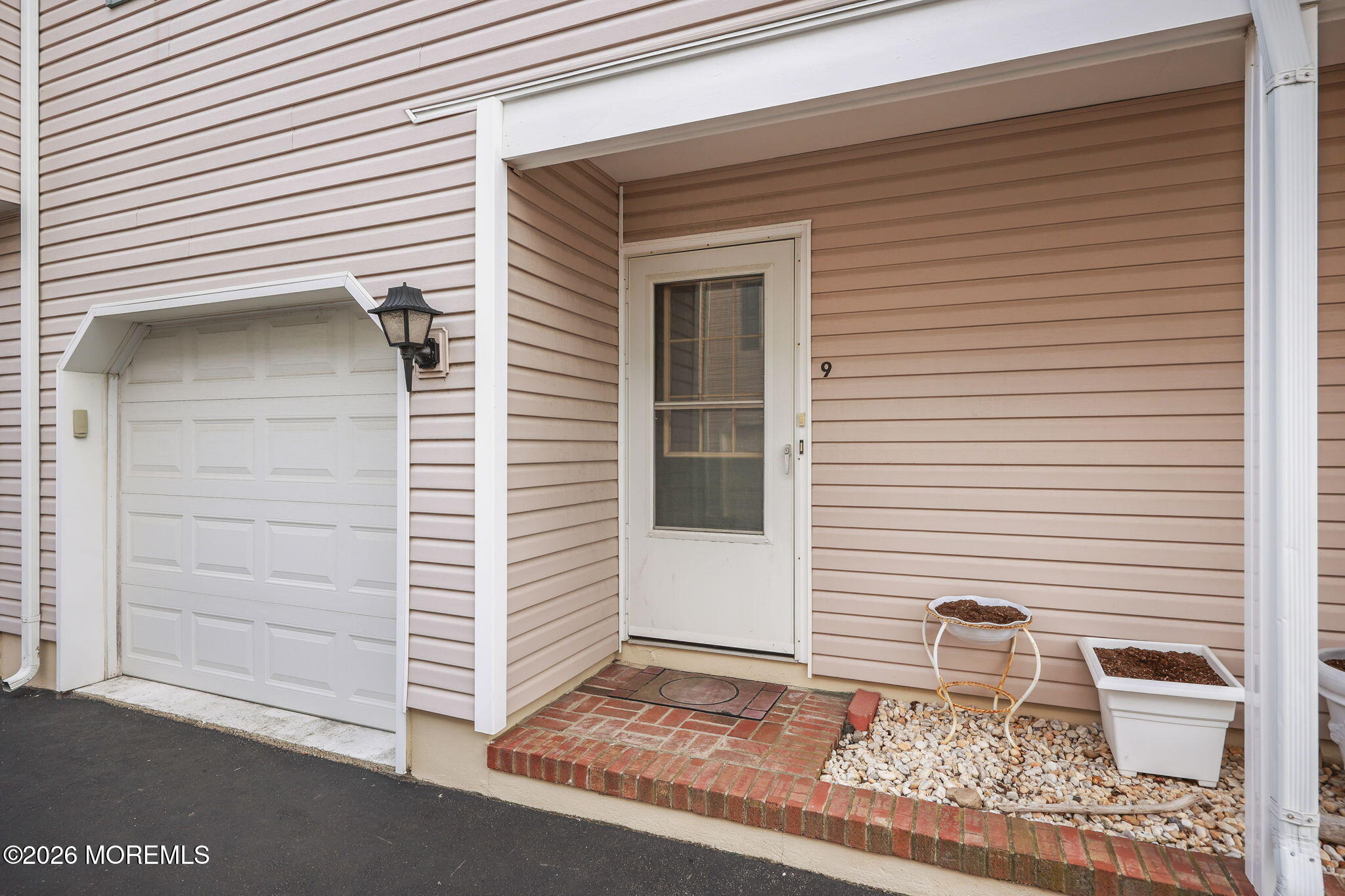 1001 Central Avenue 9