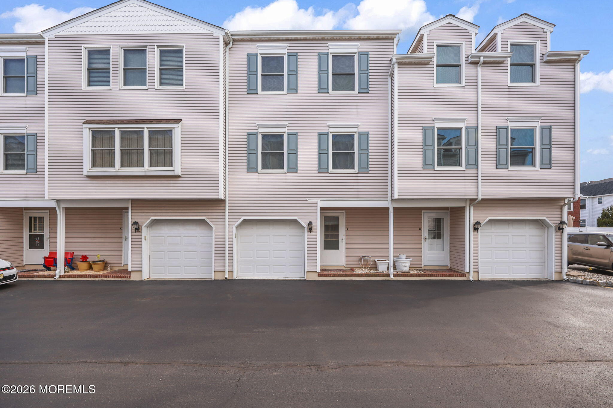 1001 Central Avenue 9