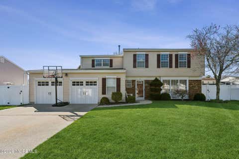 Homes For Sale - 11 Dantley Drive<br/> Howell, NJ 07731