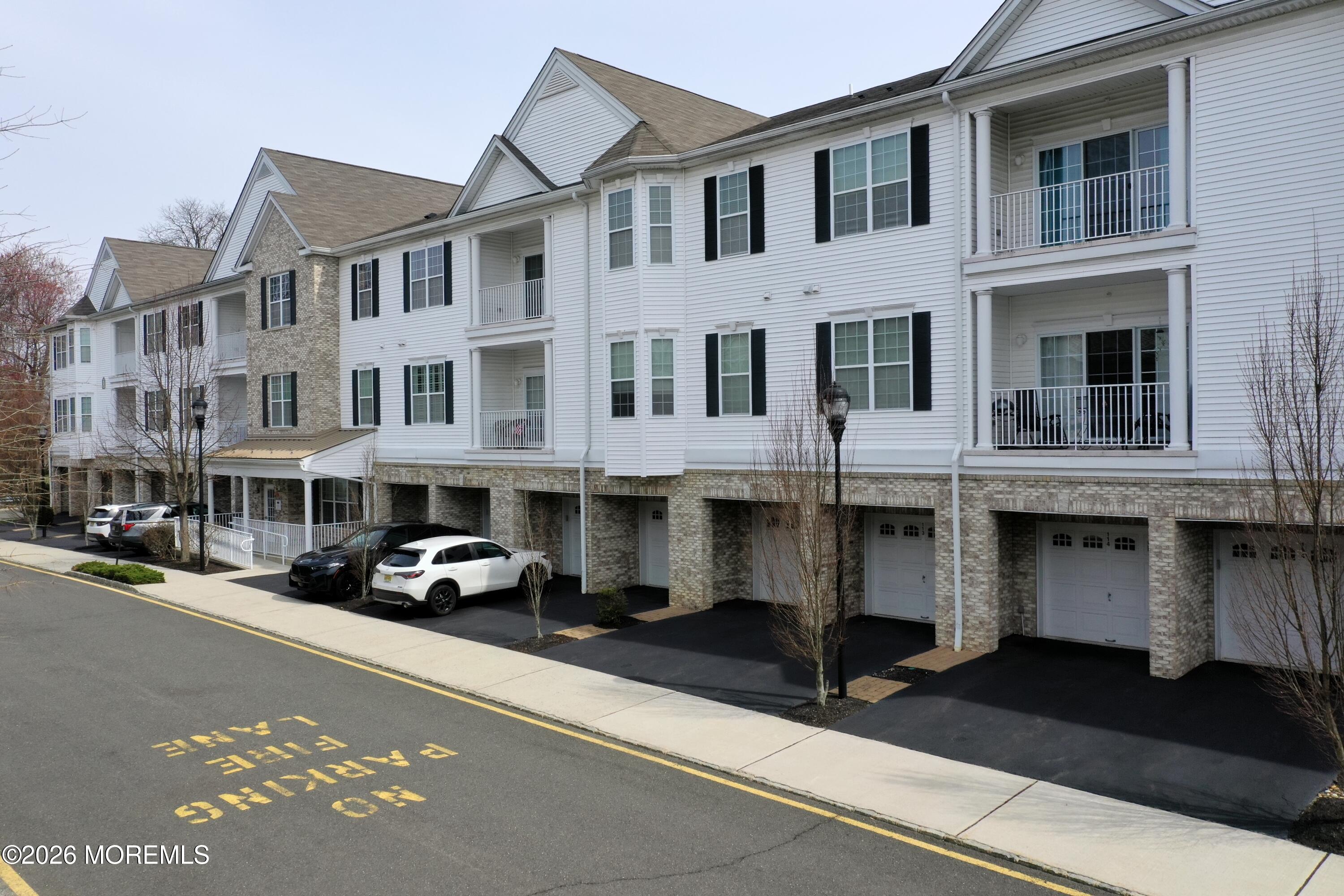 112 Regency Court 112