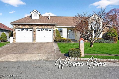 Condo For Sale - 5 Cordoba Court<br/> Toms River, NJ 08757