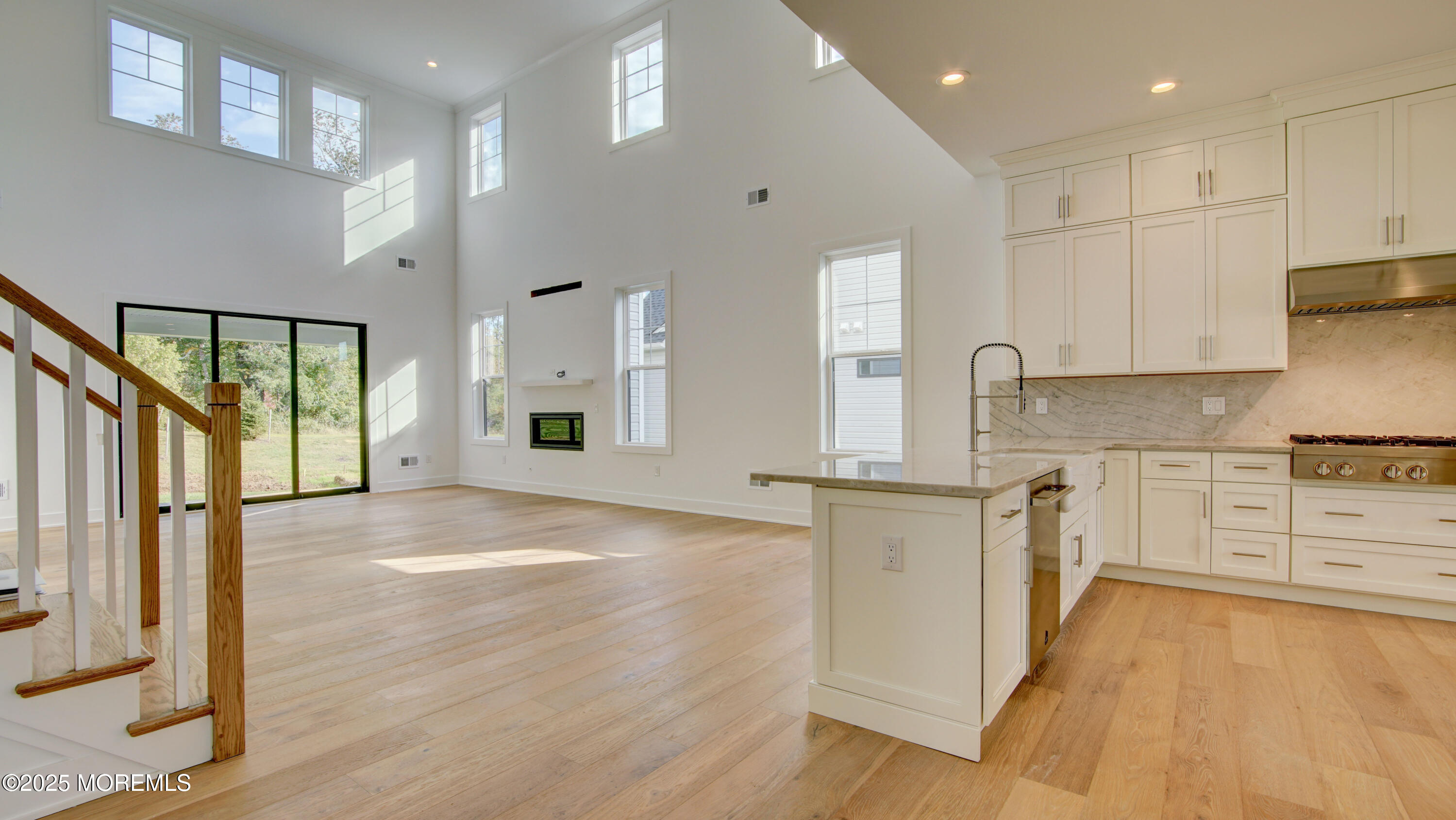 7 Ashlynn Court, Manalapan, New Jersey image 3