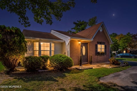 Condo For Sale - 34 Morden Close<br/> Monmouth County, Freehold, NJ 07728