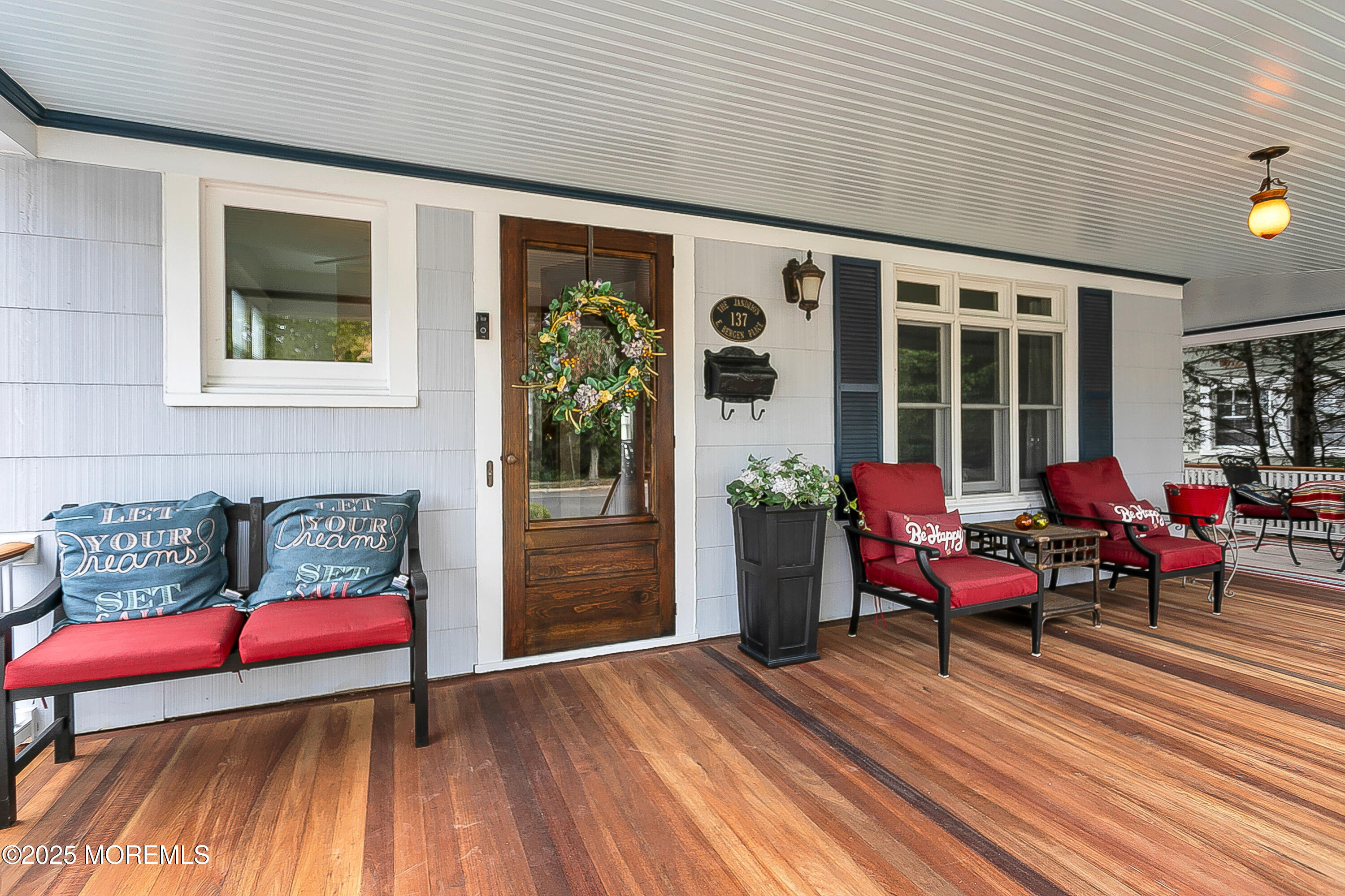 137 E Bergen Place