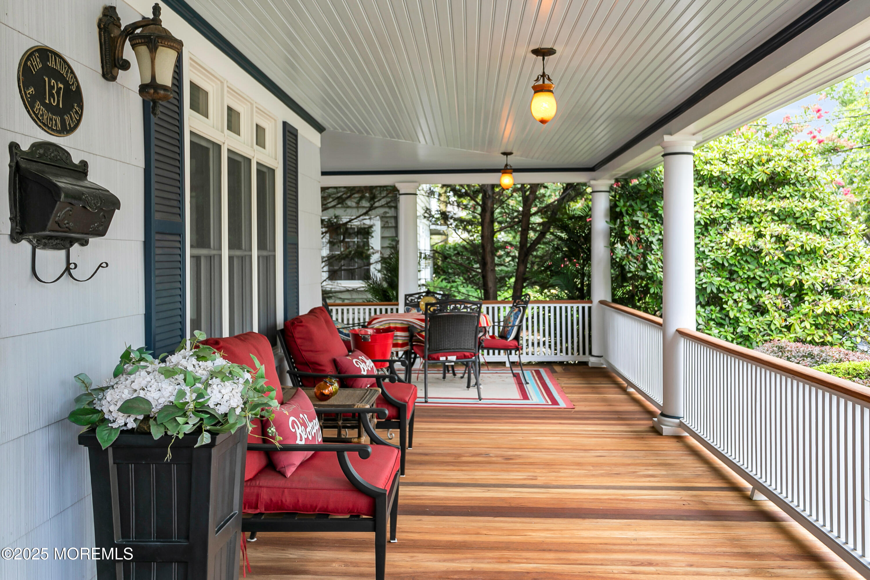 137 E Bergen Place