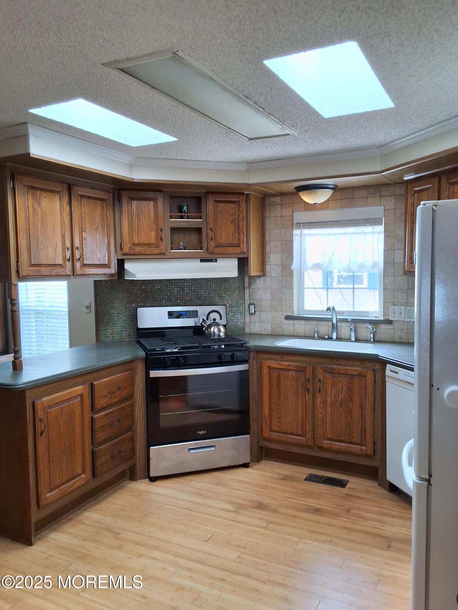 32 Village Road, Morganville, New Jersey image 11