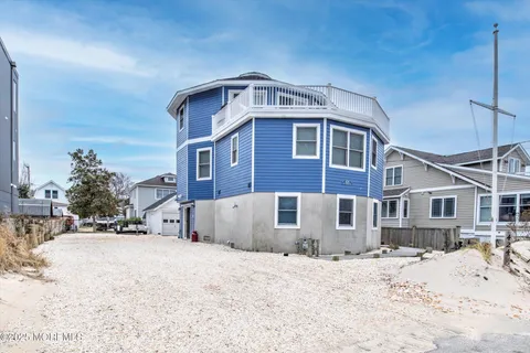 MLS: 22506930
