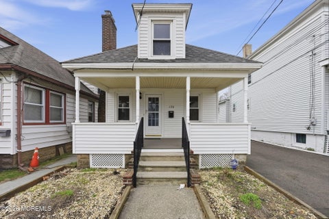 Homes For Rent - 120 2nd Street #FRONT HOME<br/> Monmouth County, Keyport, NJ 07735