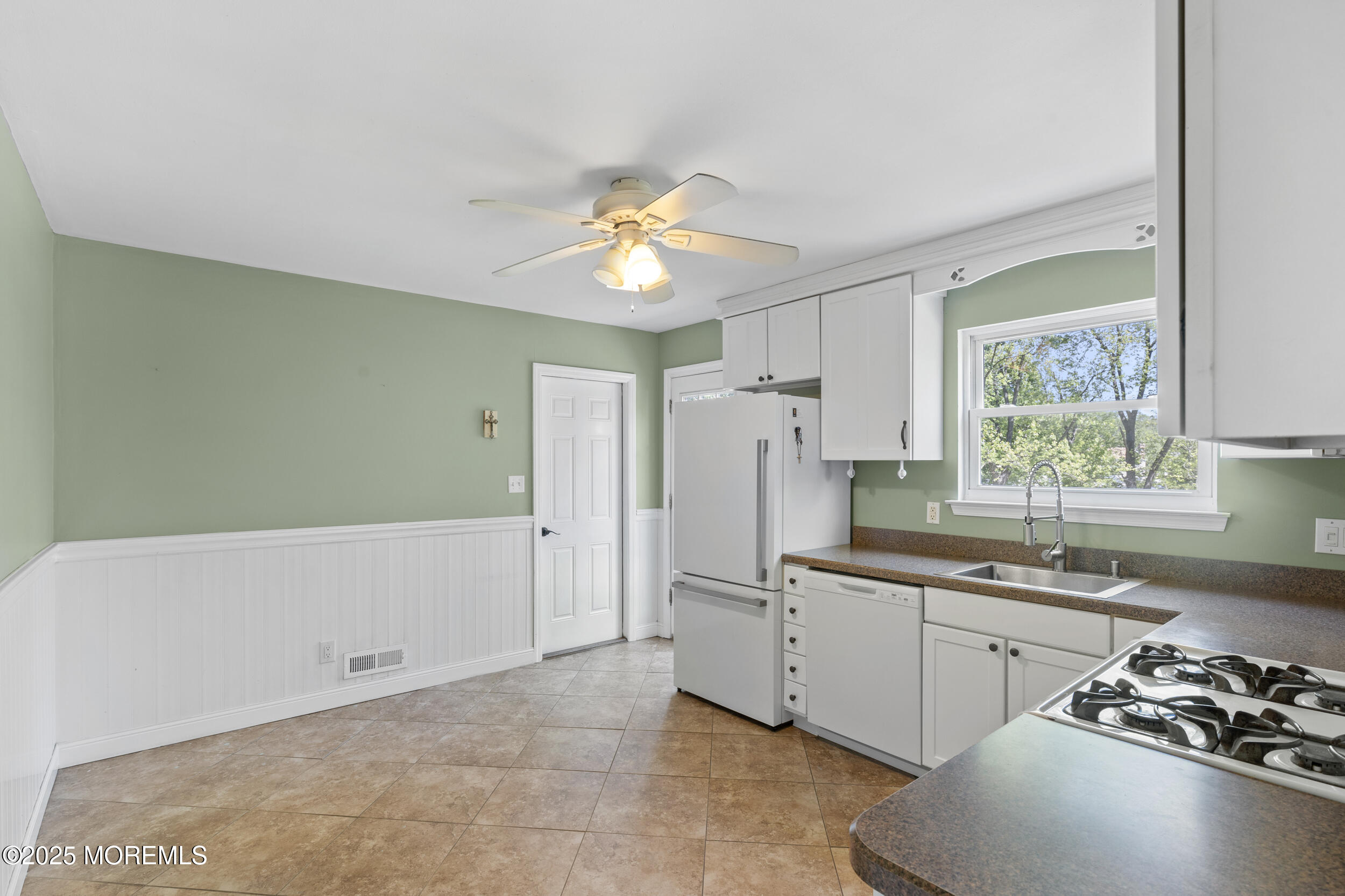 18 Hampton Road, Howell, New Jersey image 7