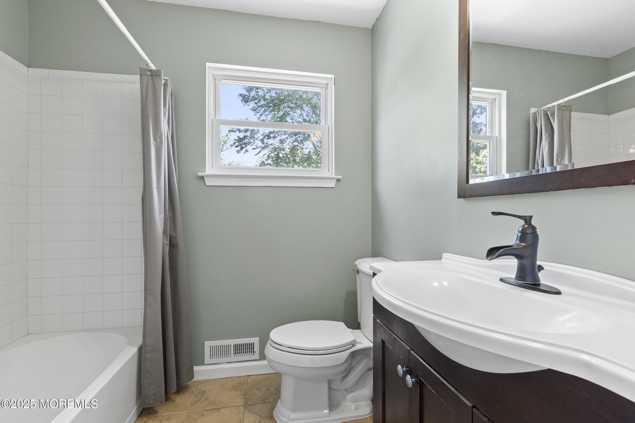 18 Hampton Road, Howell, New Jersey image 12