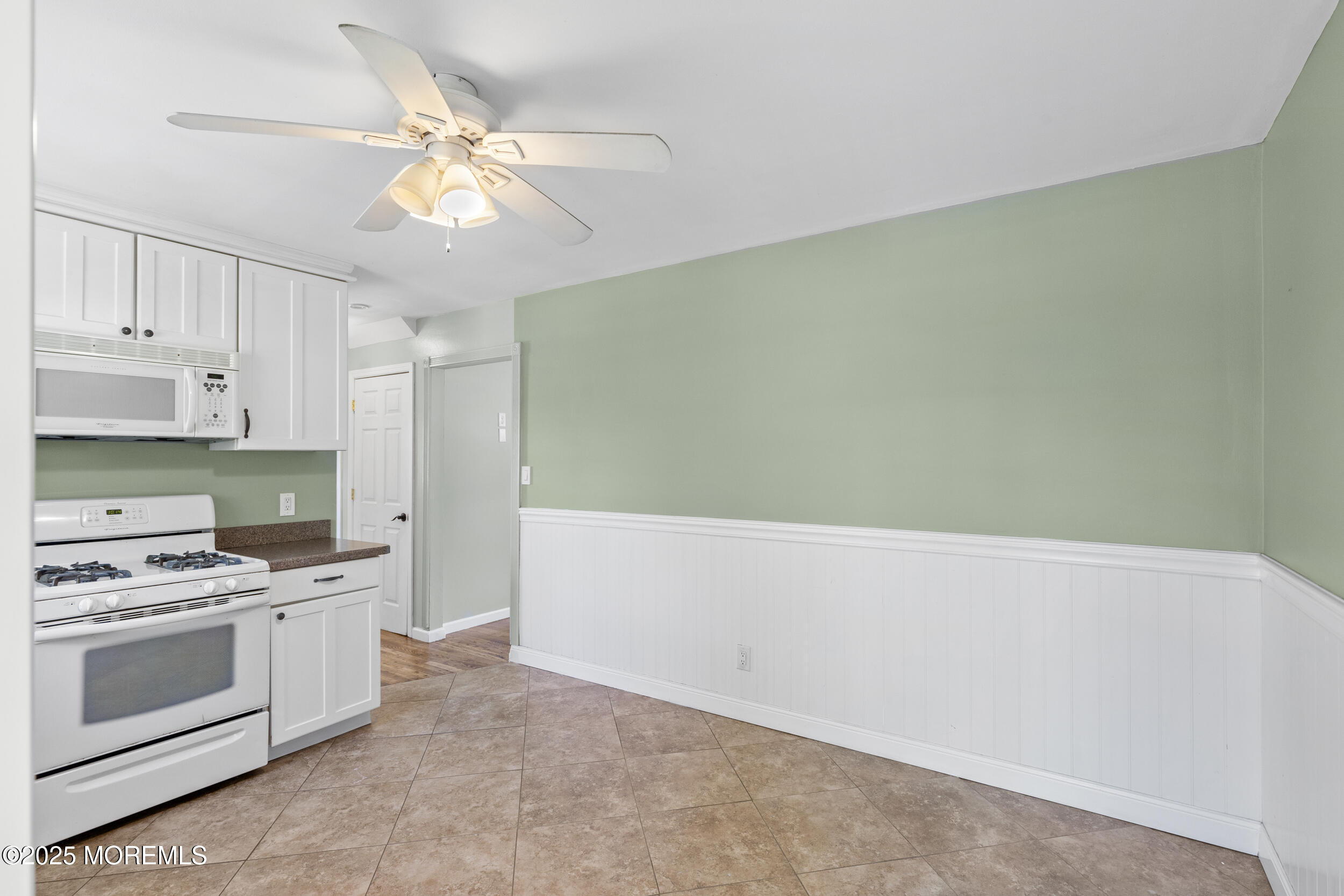 18 Hampton Road, Howell, New Jersey image 9