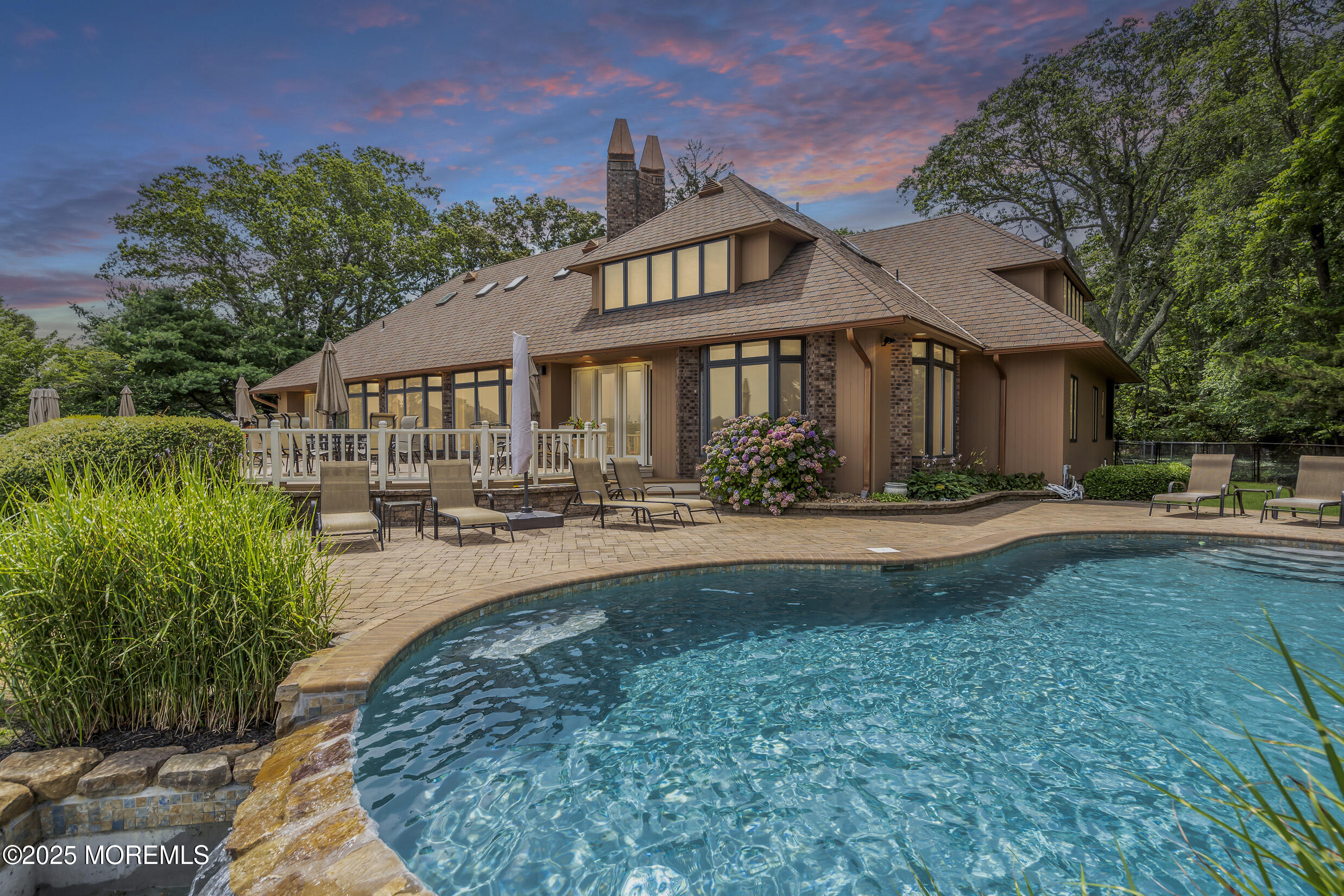 99 Holly Lane