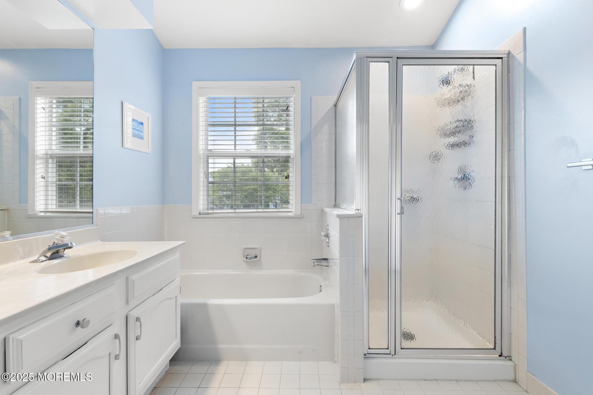 405 Hampton Court #15-4, Manalapan, New Jersey image 26
