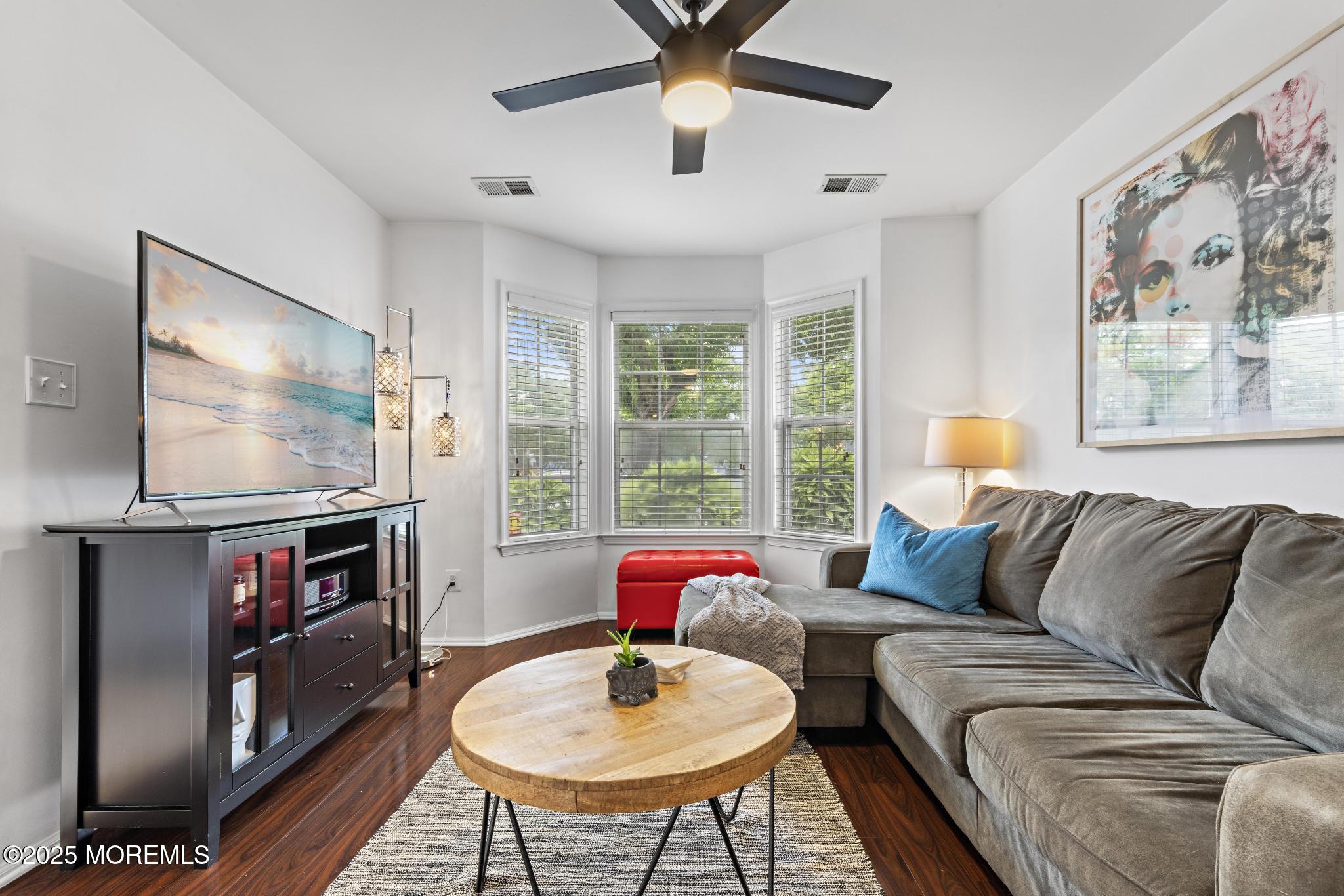 405 Hampton Court #15-4, Manalapan, New Jersey image 8