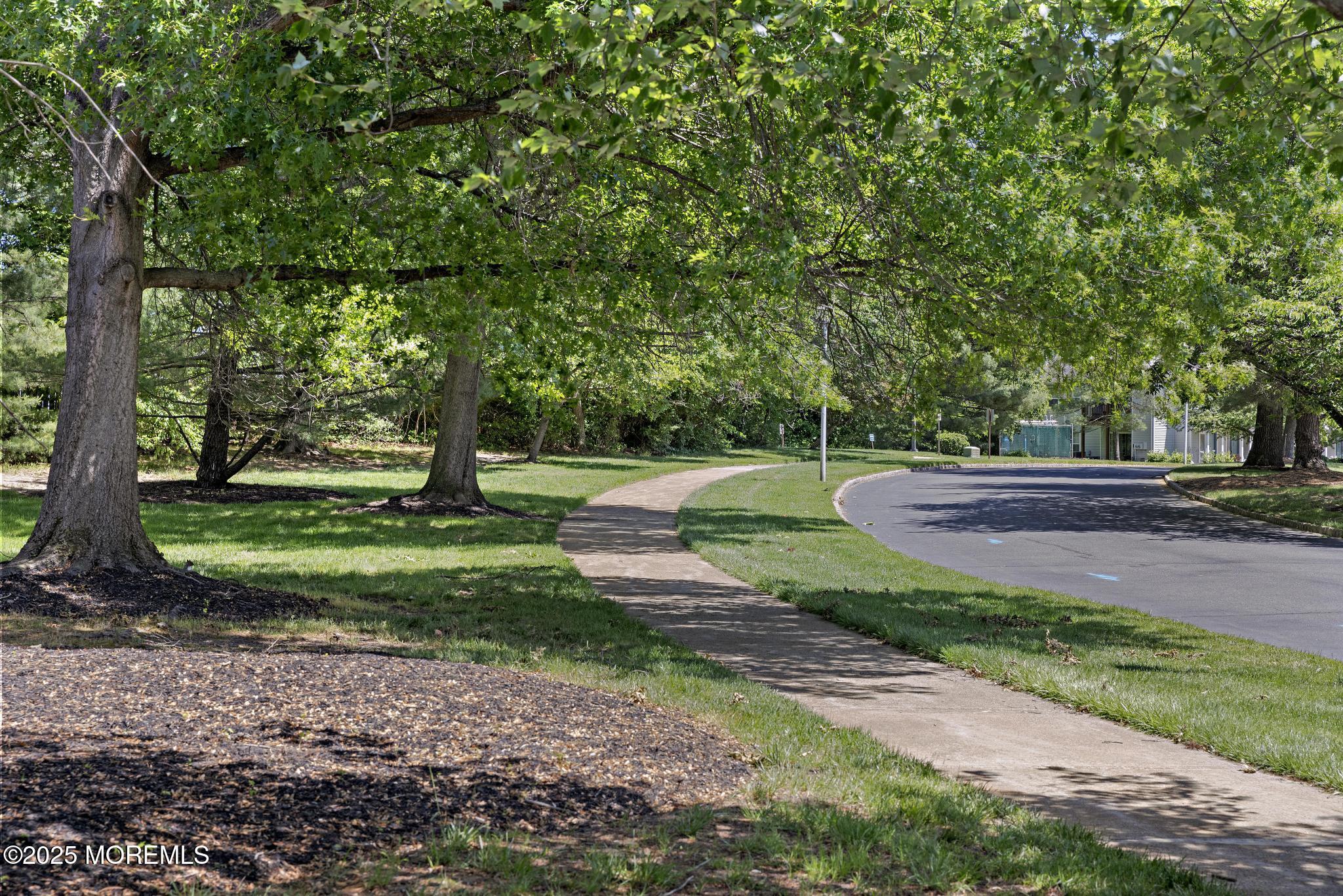 405 Hampton Court #15-4, Manalapan, New Jersey image 36