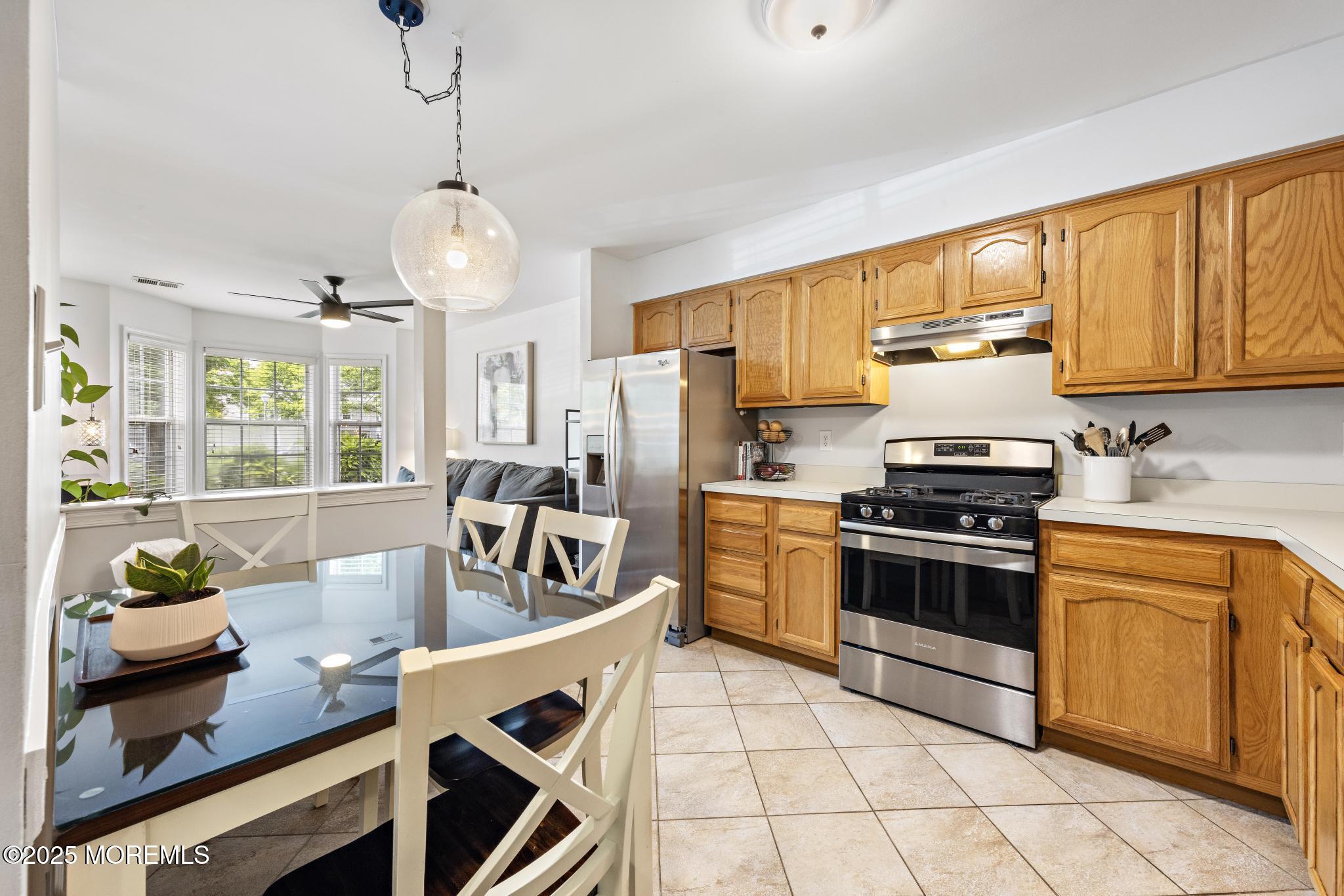 405 Hampton Court #15-4, Manalapan, New Jersey image 19