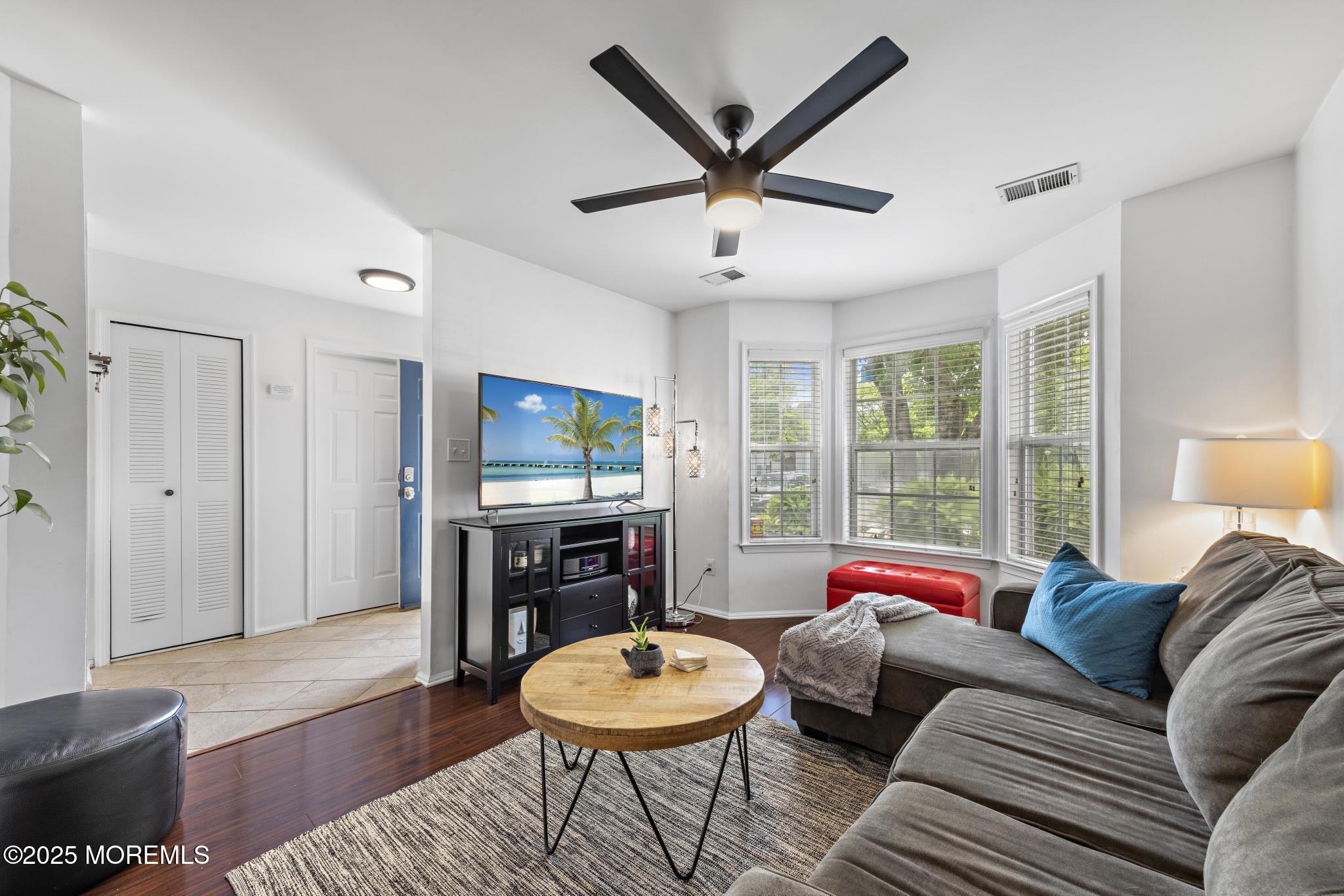405 Hampton Court #15-4, Manalapan, New Jersey image 6