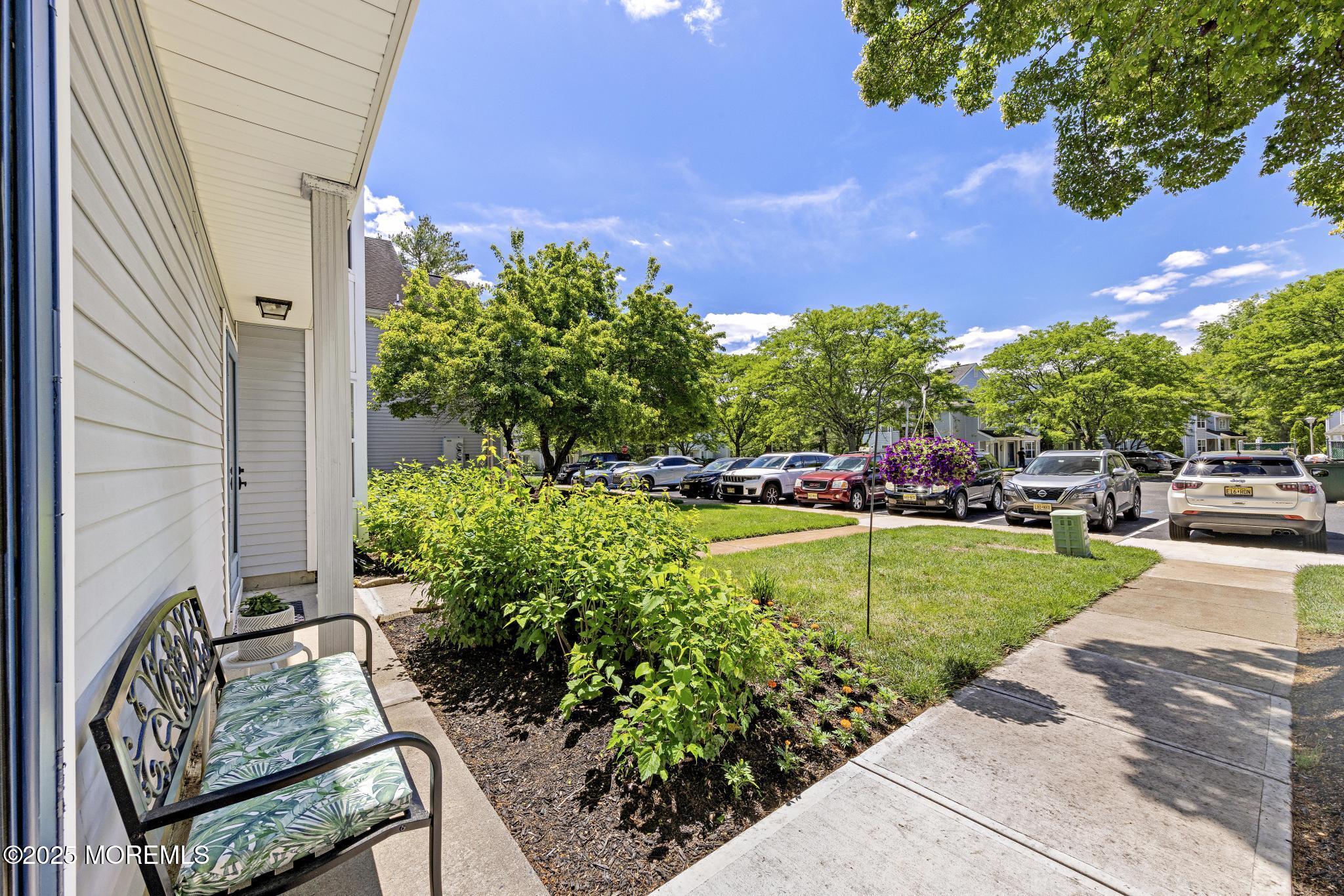405 Hampton Court #15-4, Manalapan, New Jersey image 32