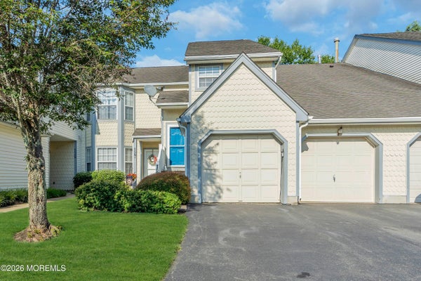 127 EVERGREEN CT, FREEHOLD, NJ 07728 - Image 2aefaab7aed79a83b699f5f8d4c2bdcb/2934507058