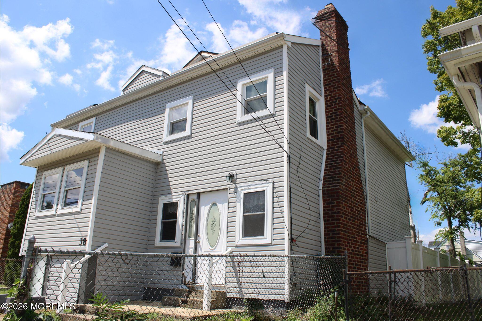 38 Oak Street