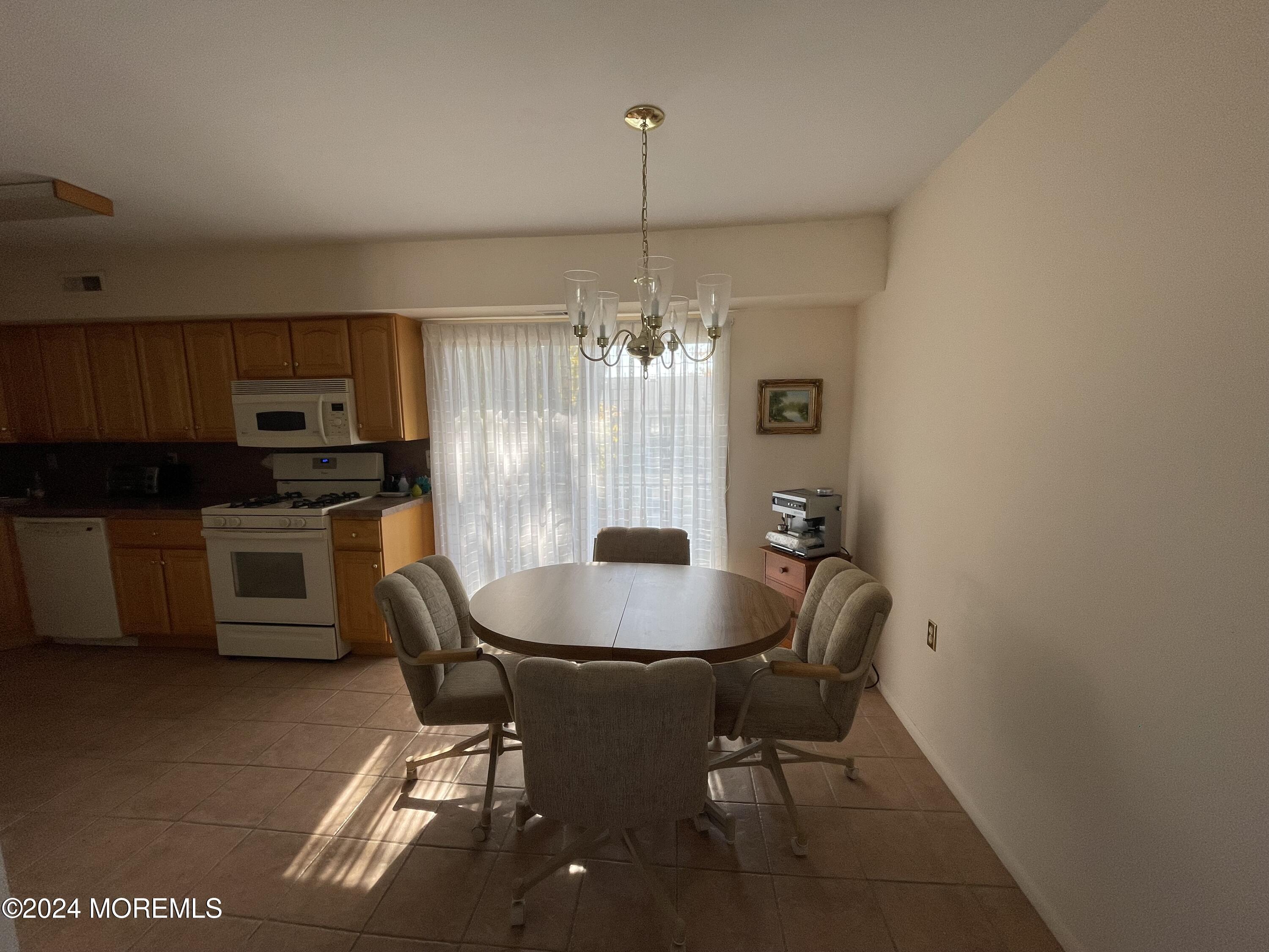 2 Maine Court #772, Matawan, New Jersey image 5