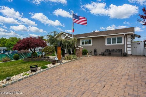 Photo of 95 Pinetree Drive, Parlin, NJ 08859 (MLS # 22611300)