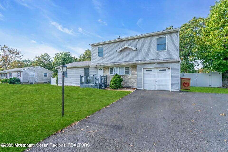 39 Arlyn Drive, Howell, New Jersey image 2