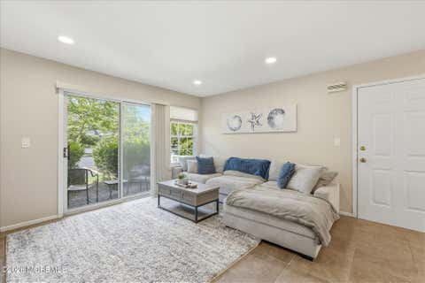 Condo For Rent - 17 Hackamore Court<br/> Monmouth County, Tinton Falls, NJ 07753