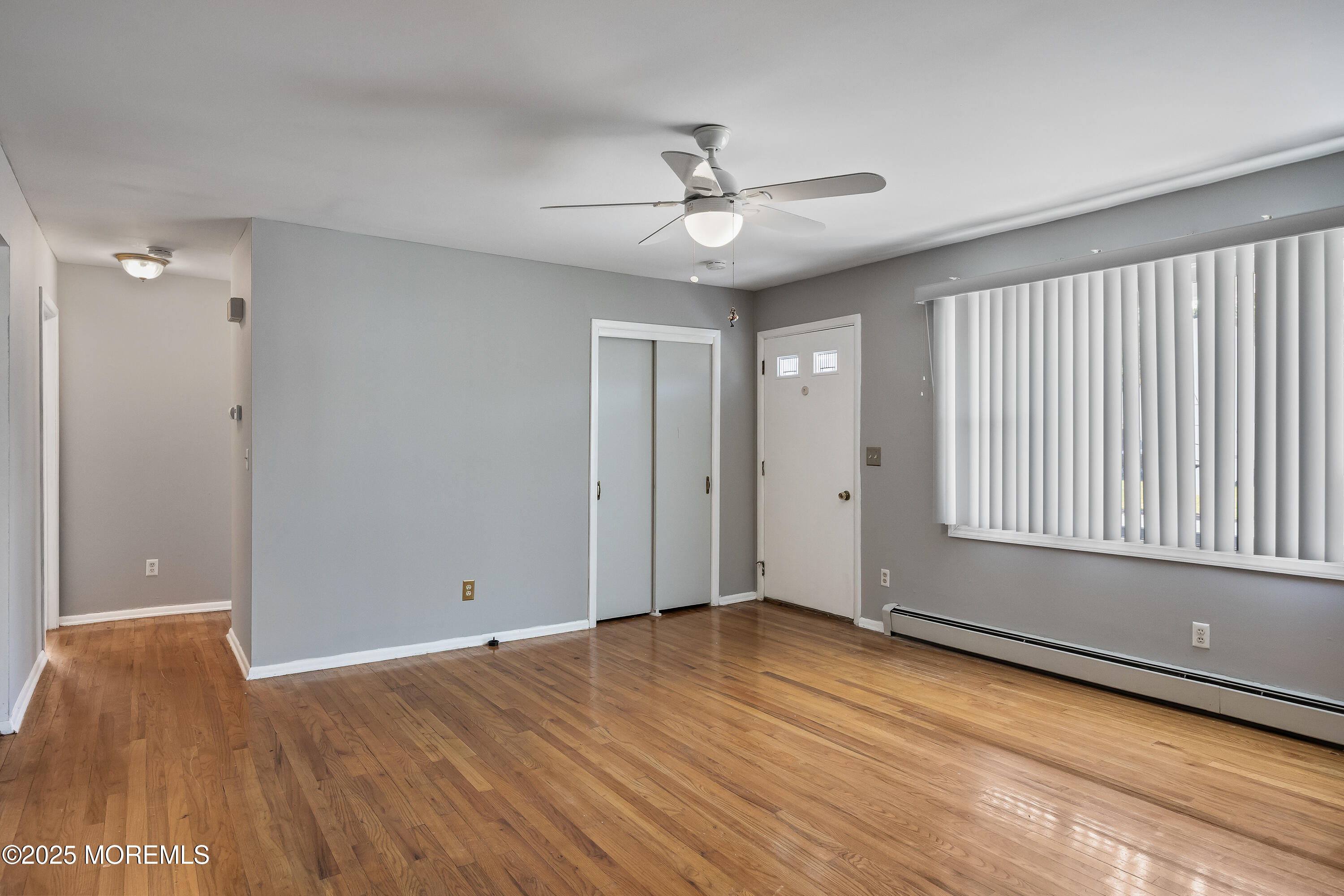 1074 Edgebrook Drive S