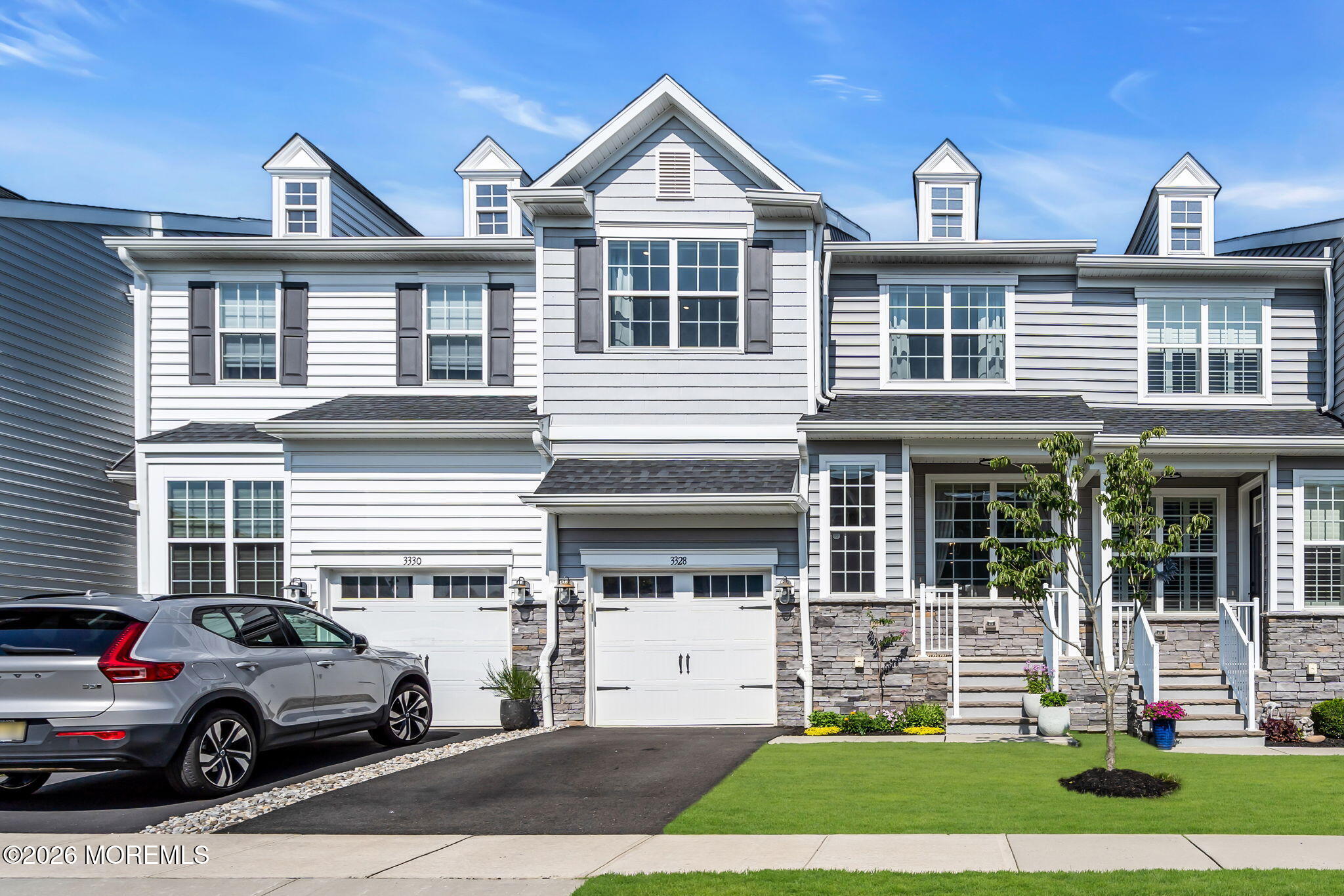 3328 Poplar Place