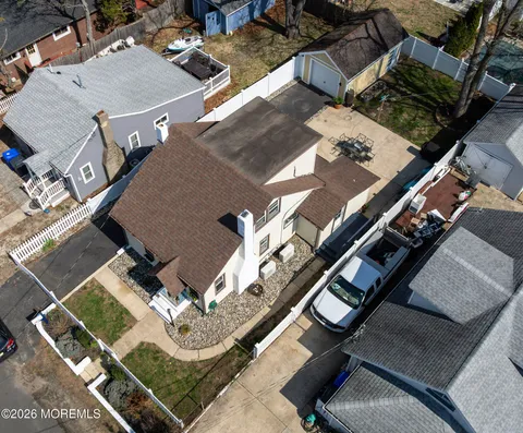 MLS: 22609522