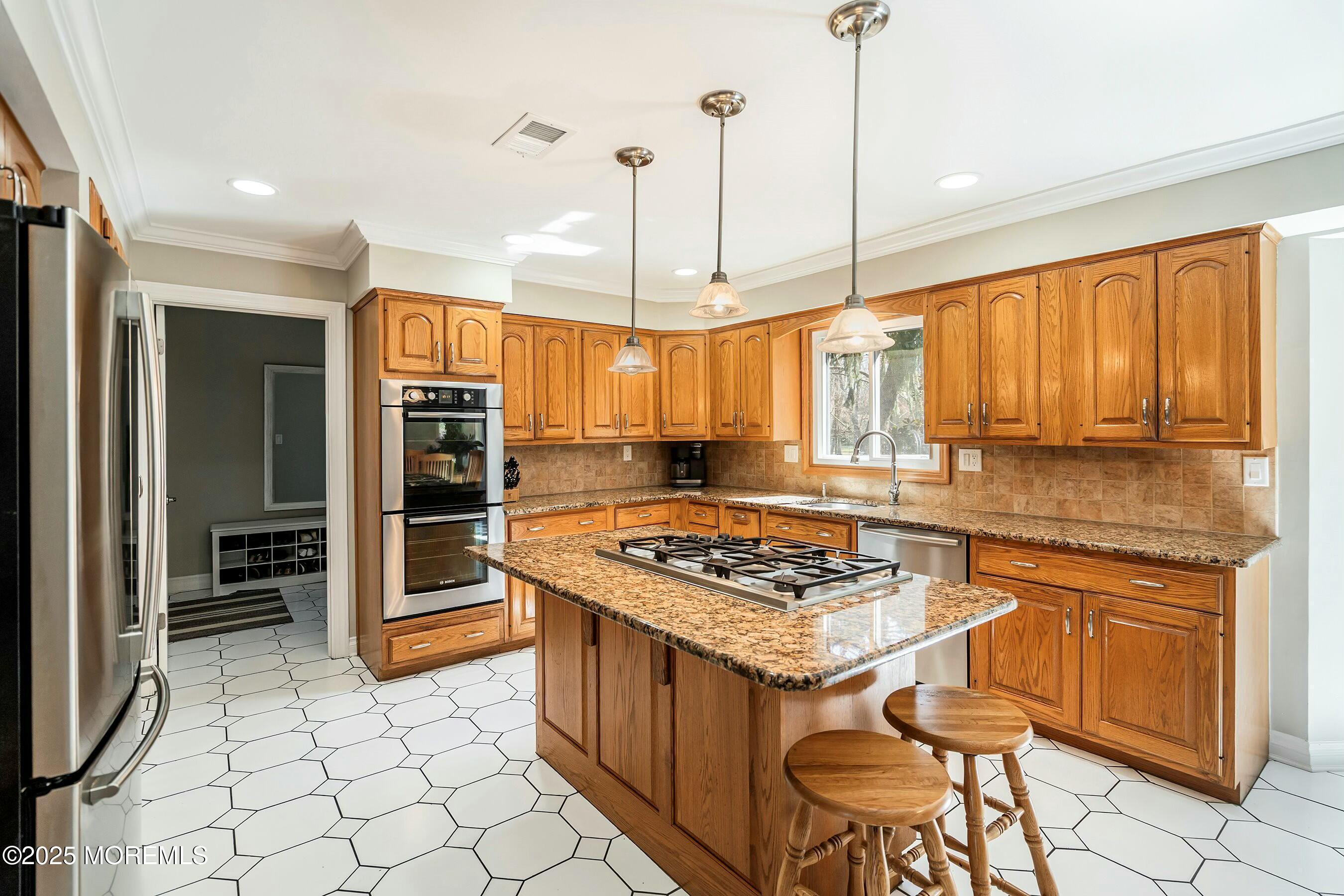57 W Canadian Woods Road, Manalapan, New Jersey image 5