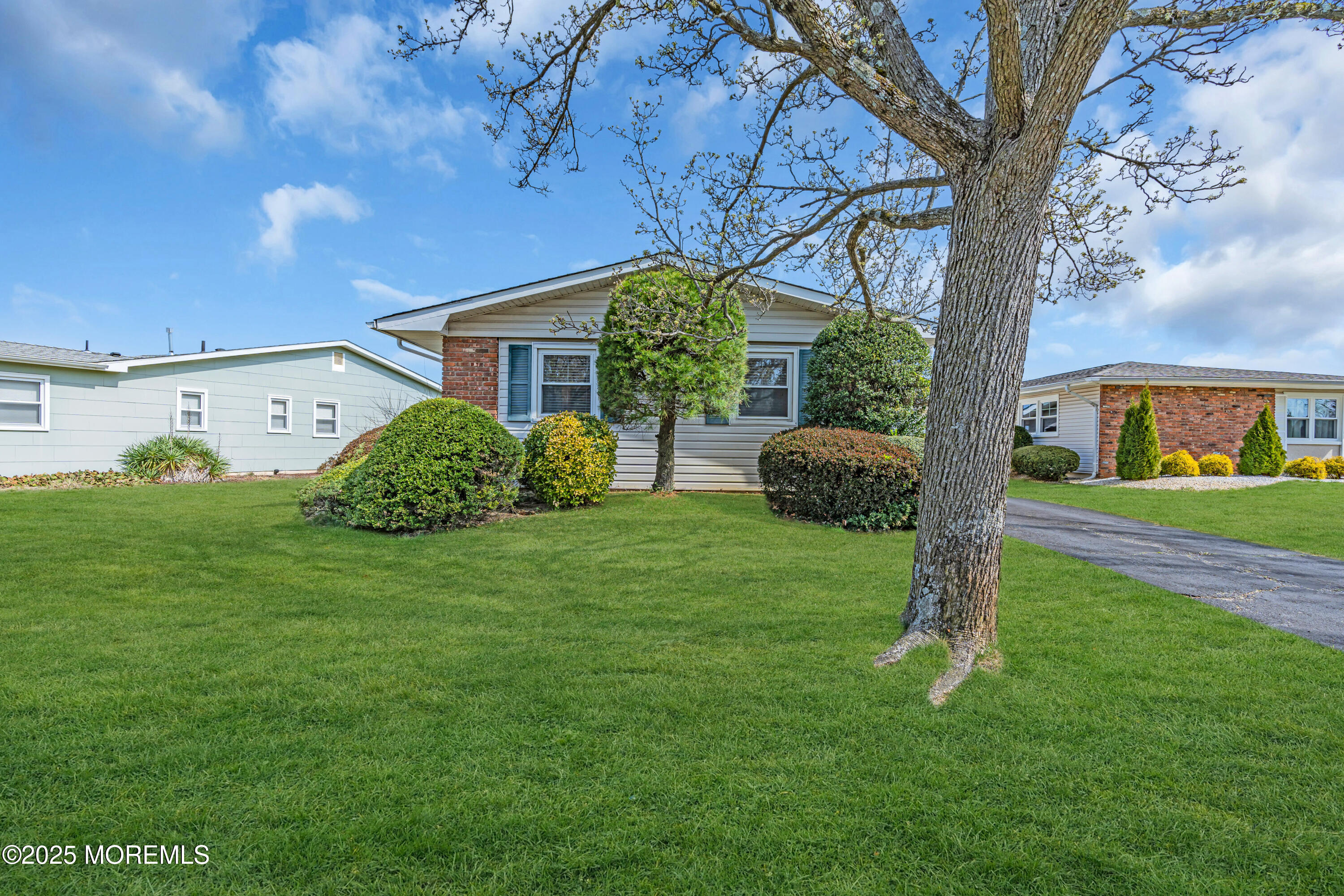 51 Tony Court, Brick, New Jersey image 4