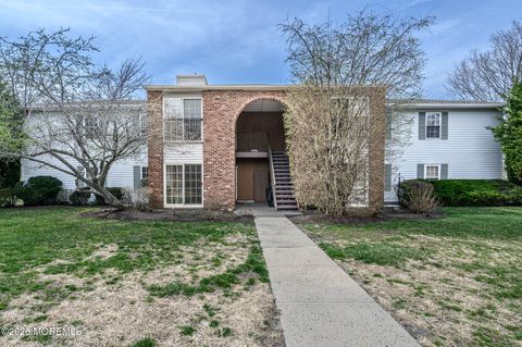 Condo For Sale - 48 Frontier Way<br/> Tinton Falls, NJ 07753