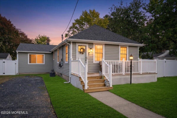 44 DAKOTA AVE, NORTH MIDDLETOWN, NJ 07748 - Image 2be5a148e296c1cc2aa5d75a8d99b8d0/4135832312