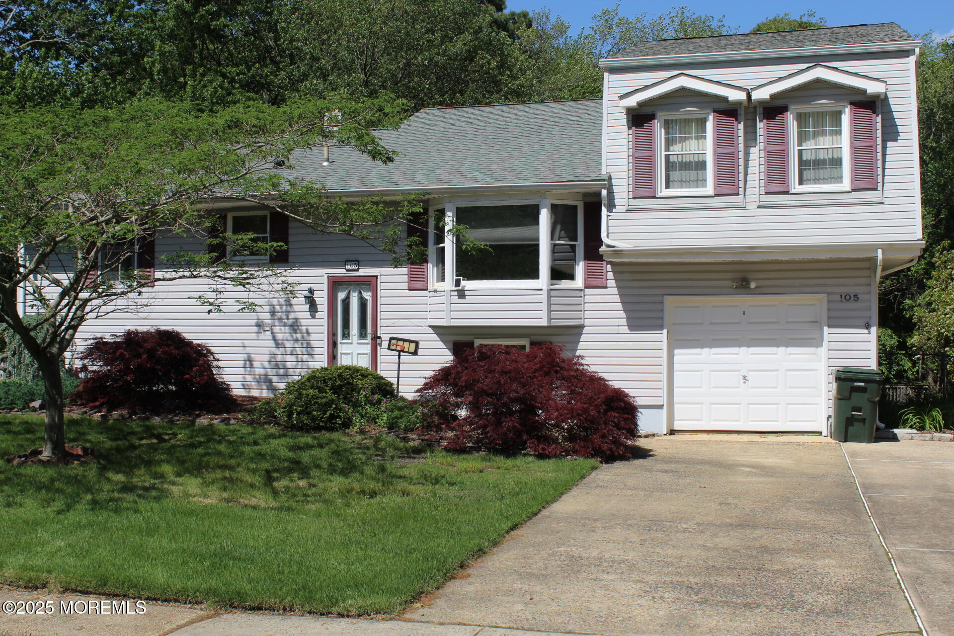 105 Darien Road, Howell, New Jersey image 1