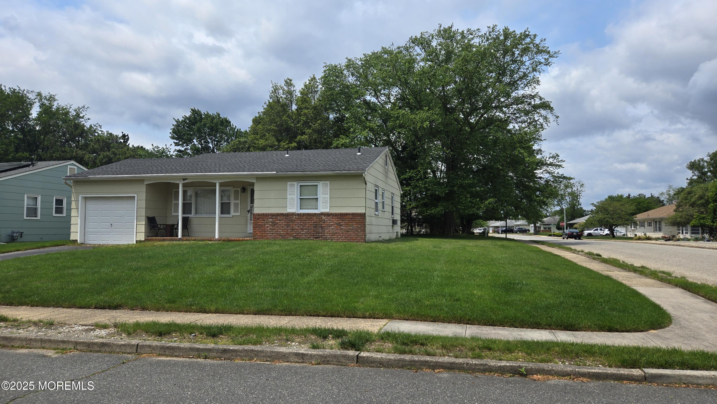 80 Brakenbury Drive, Toms River, New Jersey image 1