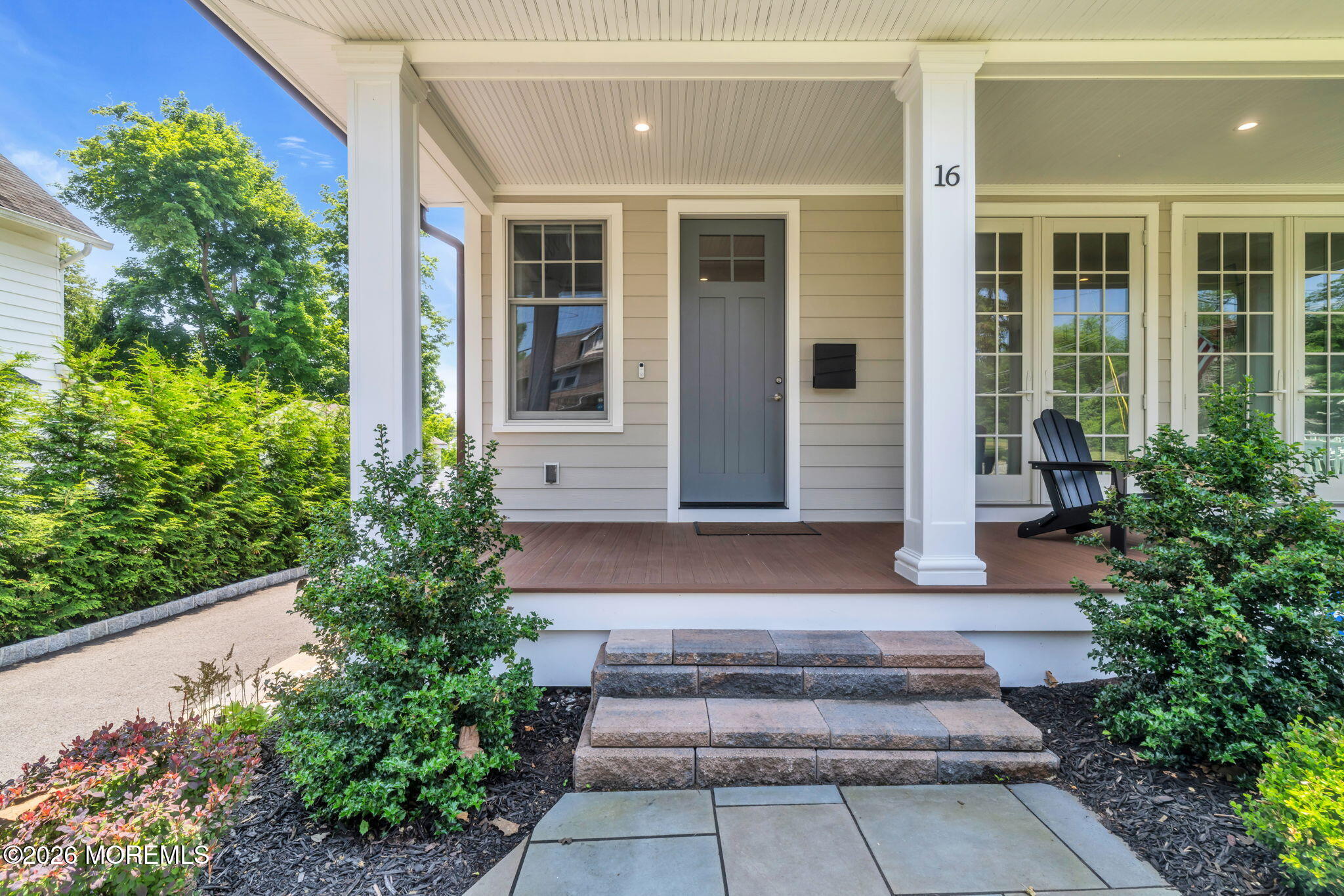 16 Storms Avenue