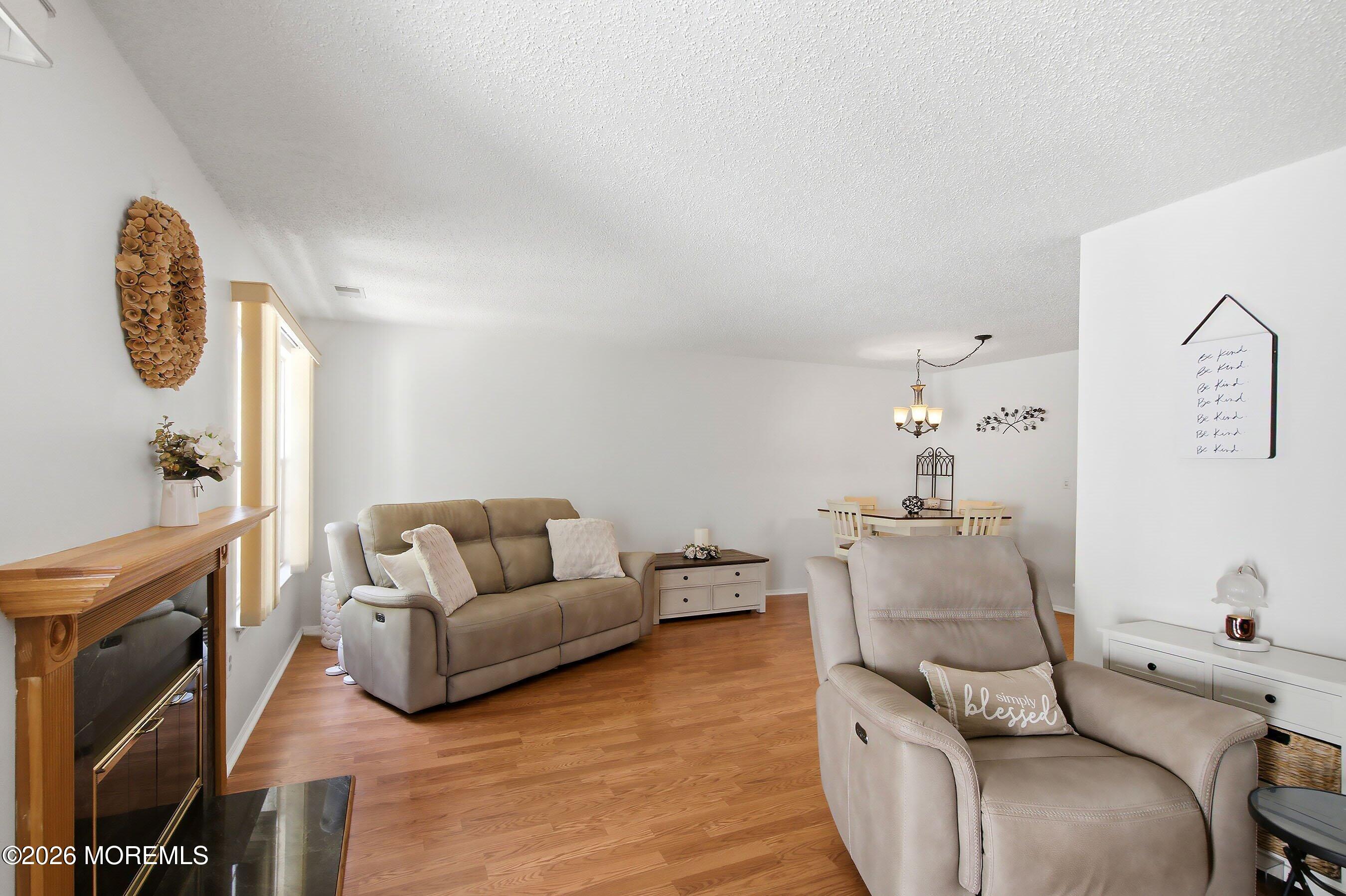 1304 Iris Way 1304