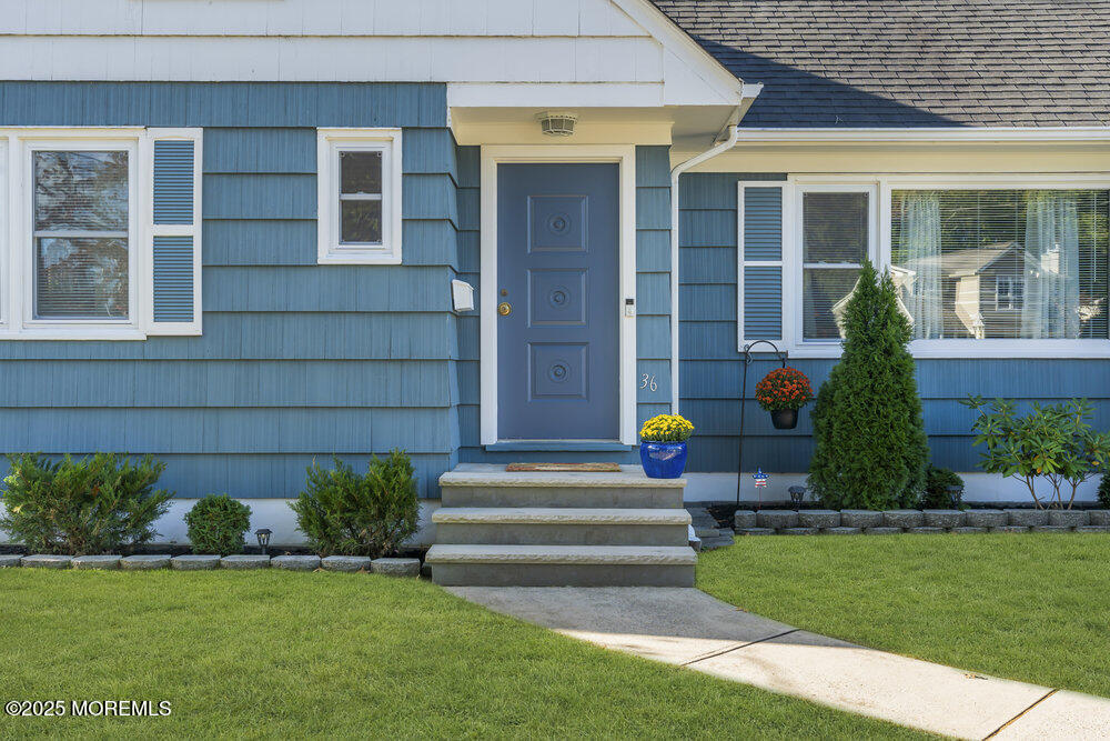 36 Maple Avenue