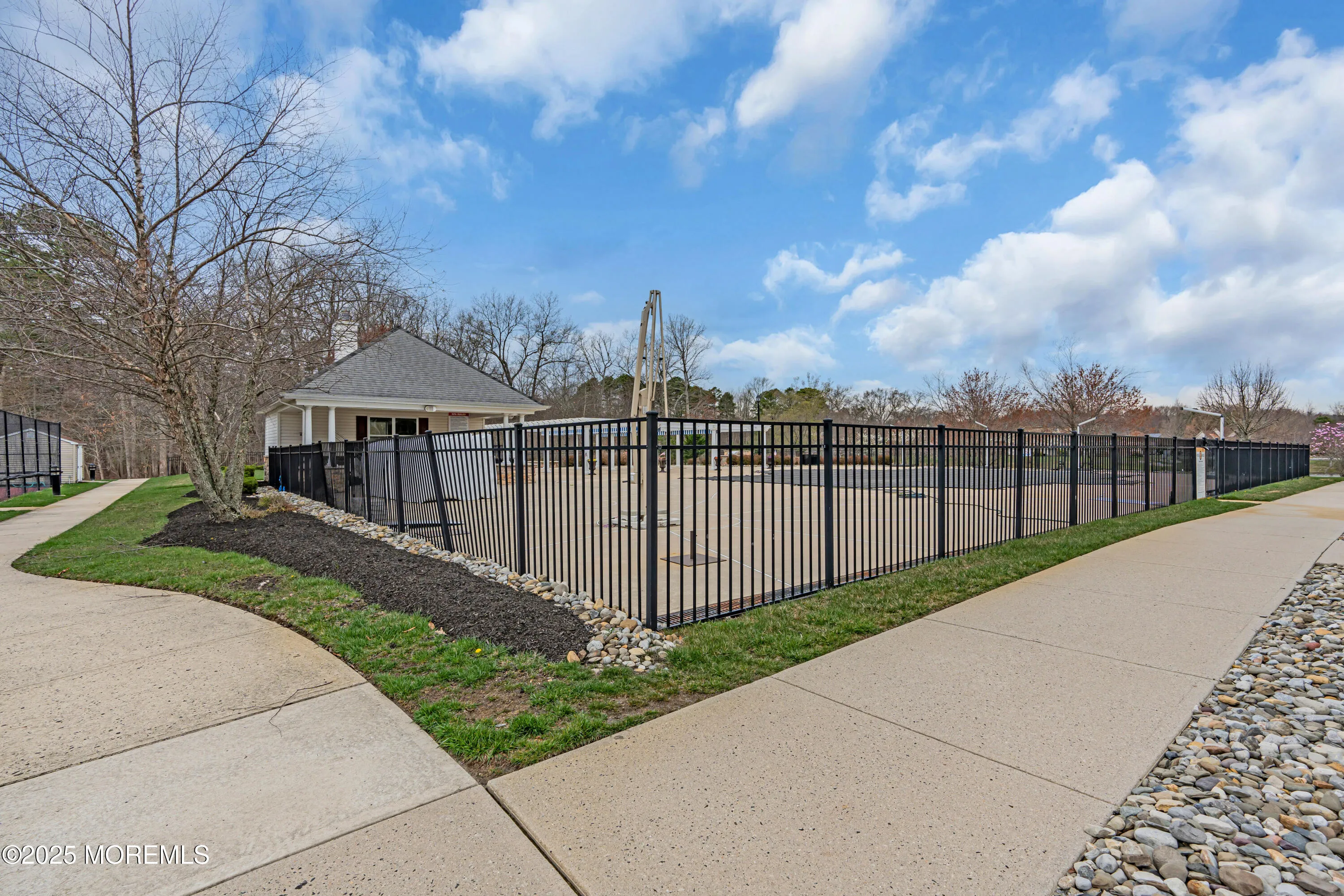 Farmingdale, New Jersey 07727, United States, 3 Bedrooms Bedrooms, ,3 BathroomsBathrooms,Residential,Active,110082