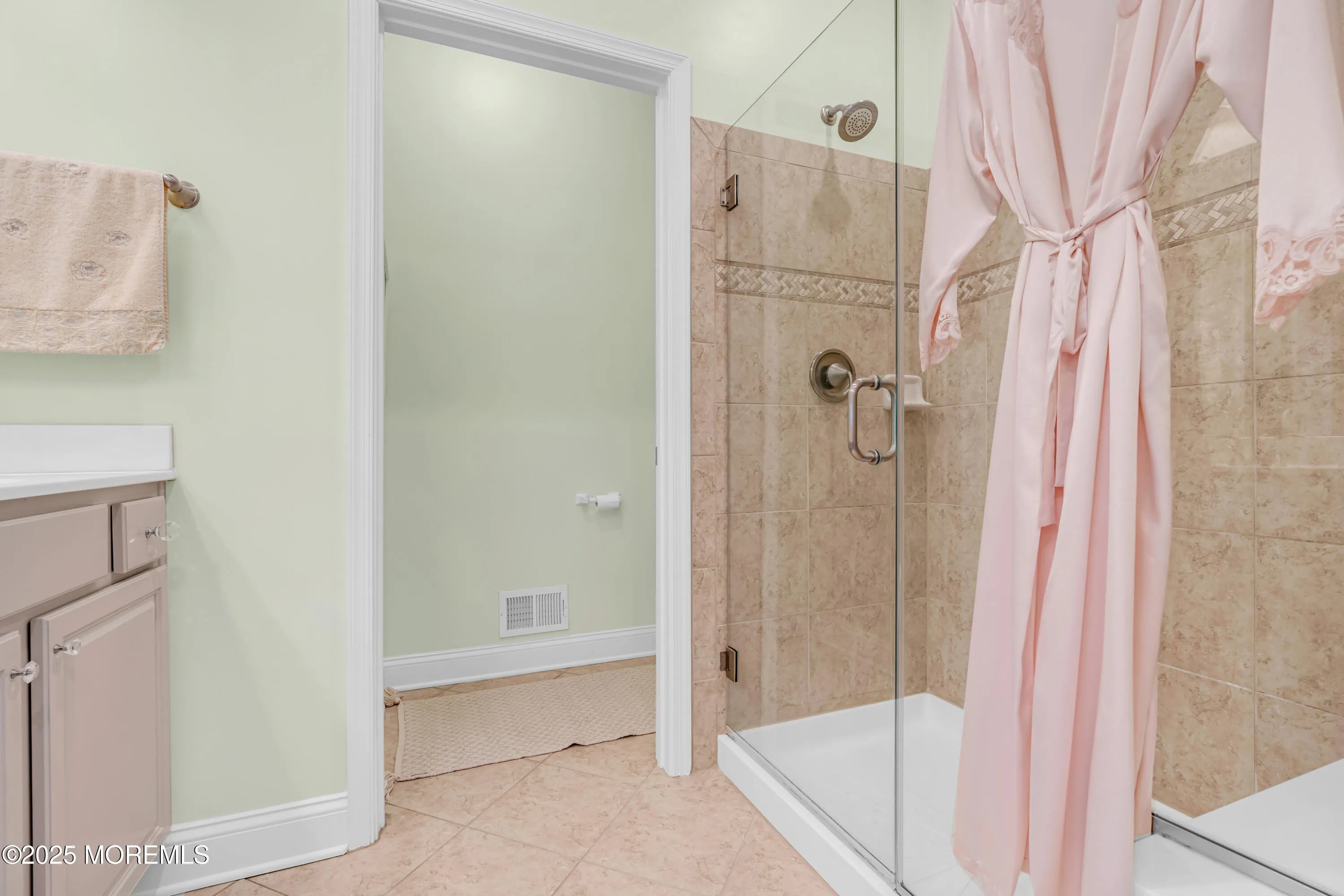 Farmingdale, New Jersey 07727, United States, 3 Bedrooms Bedrooms, ,3 BathroomsBathrooms,Residential,Active,110082