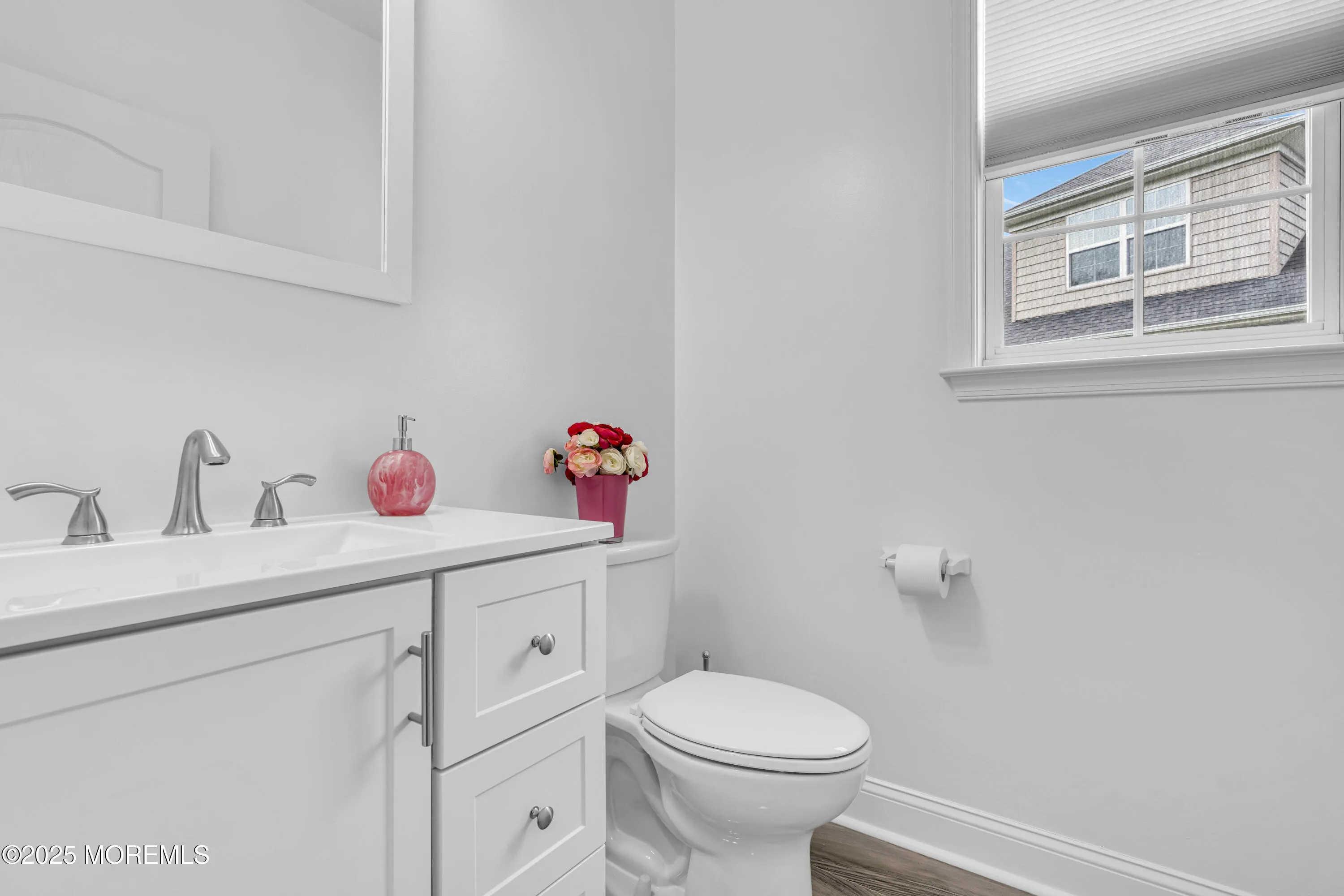 Farmingdale, New Jersey 07727, United States, 3 Bedrooms Bedrooms, ,3 BathroomsBathrooms,Residential,Active,110082