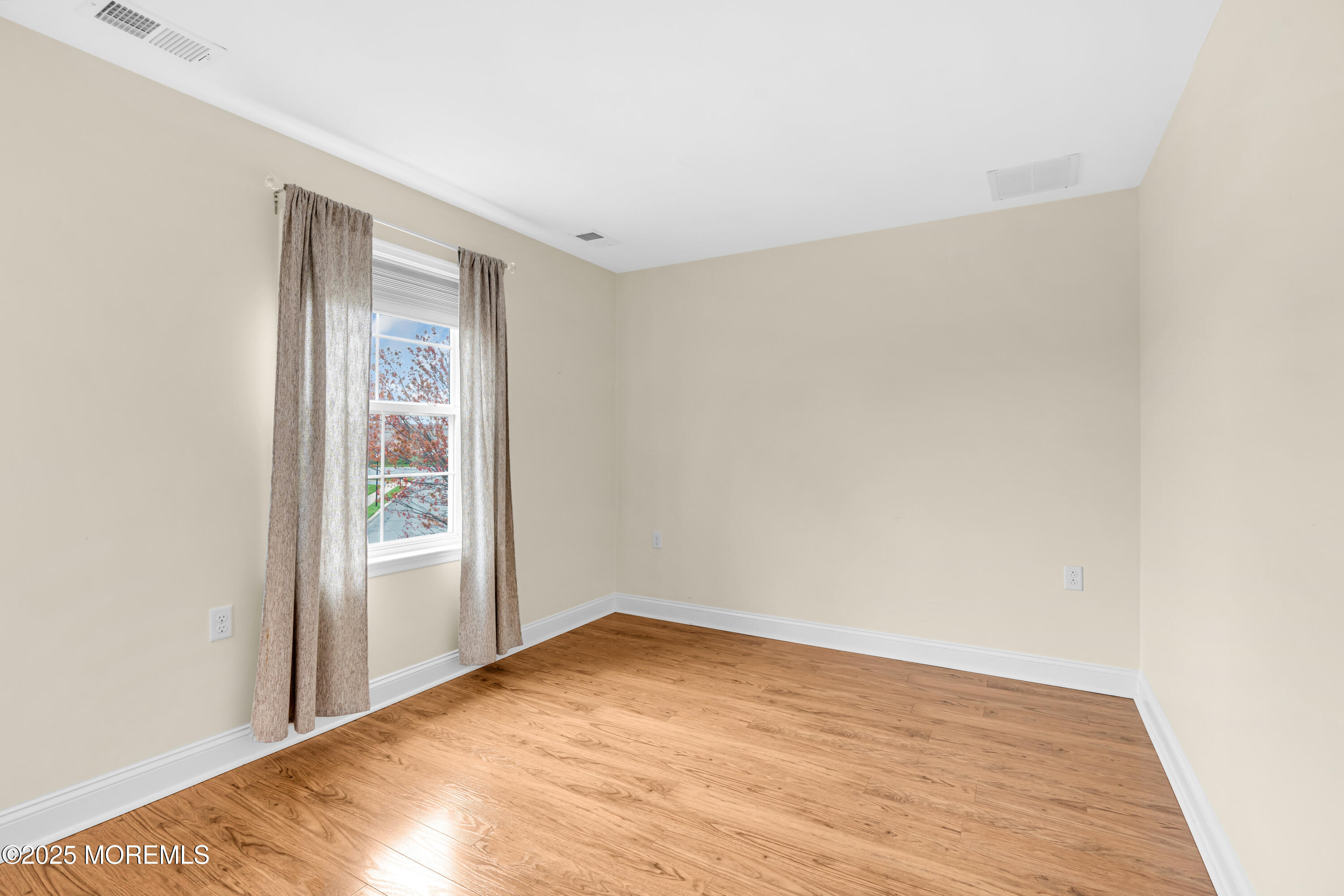10 E Black Heath Court, Farmingdale, New Jersey image 33