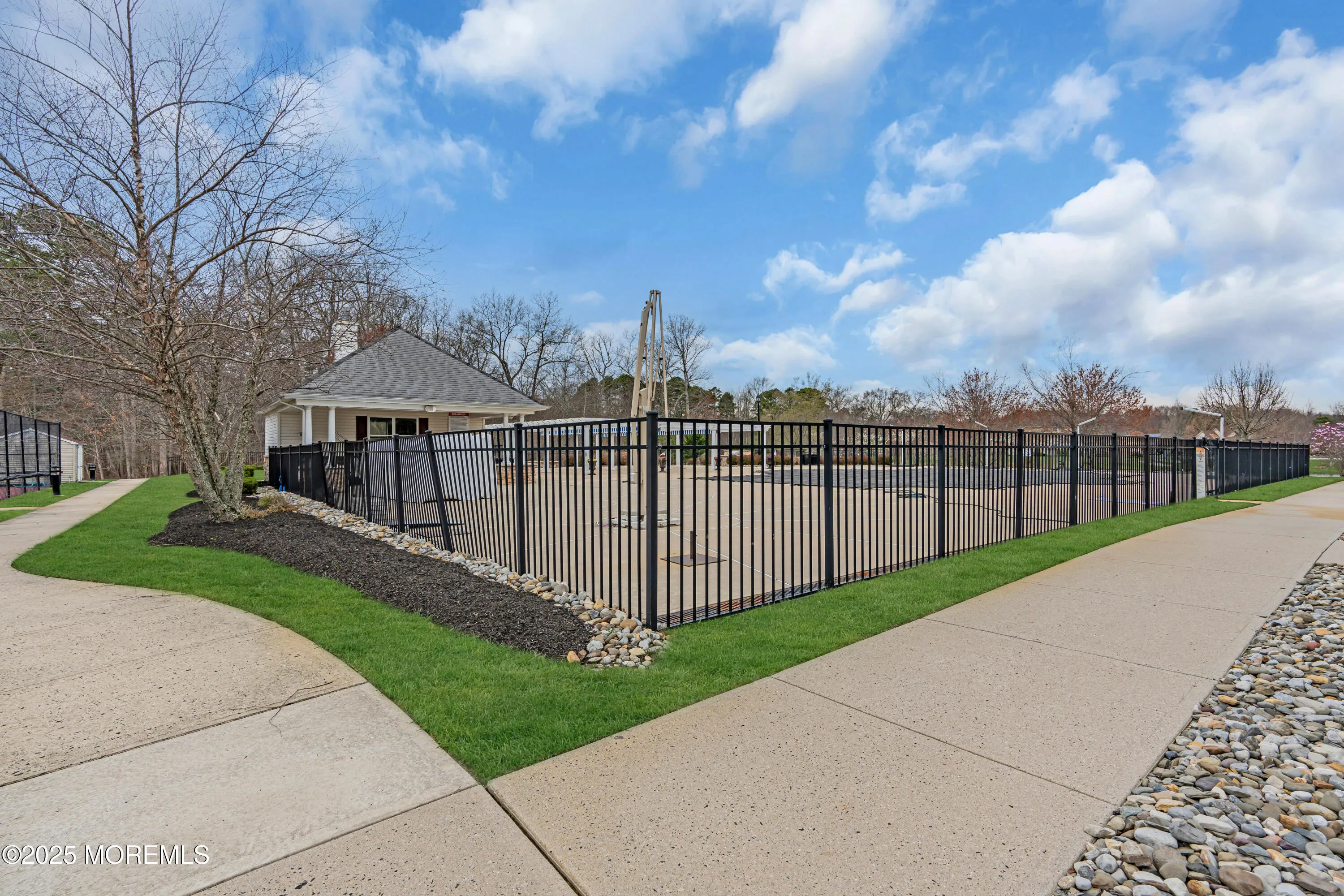 Farmingdale, New Jersey 07727, United States, 3 Bedrooms Bedrooms, ,3 BathroomsBathrooms,Residential,Active,110082