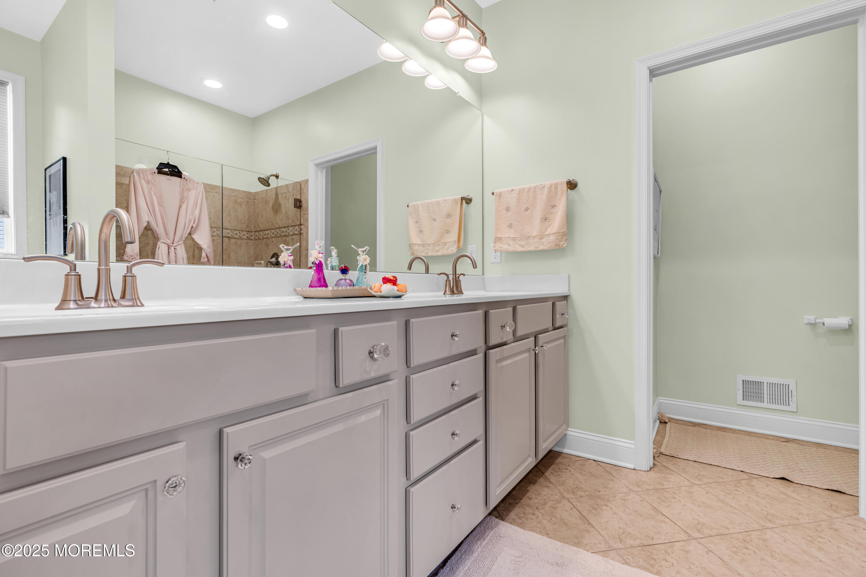 10 E Black Heath Court, Farmingdale, New Jersey image 30