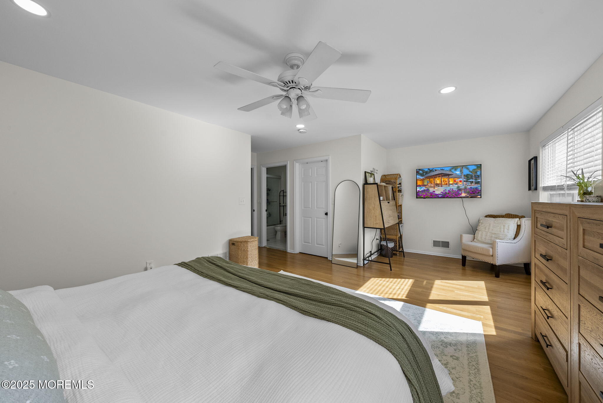 48 Heron Court, Manalapan, New Jersey image 25
