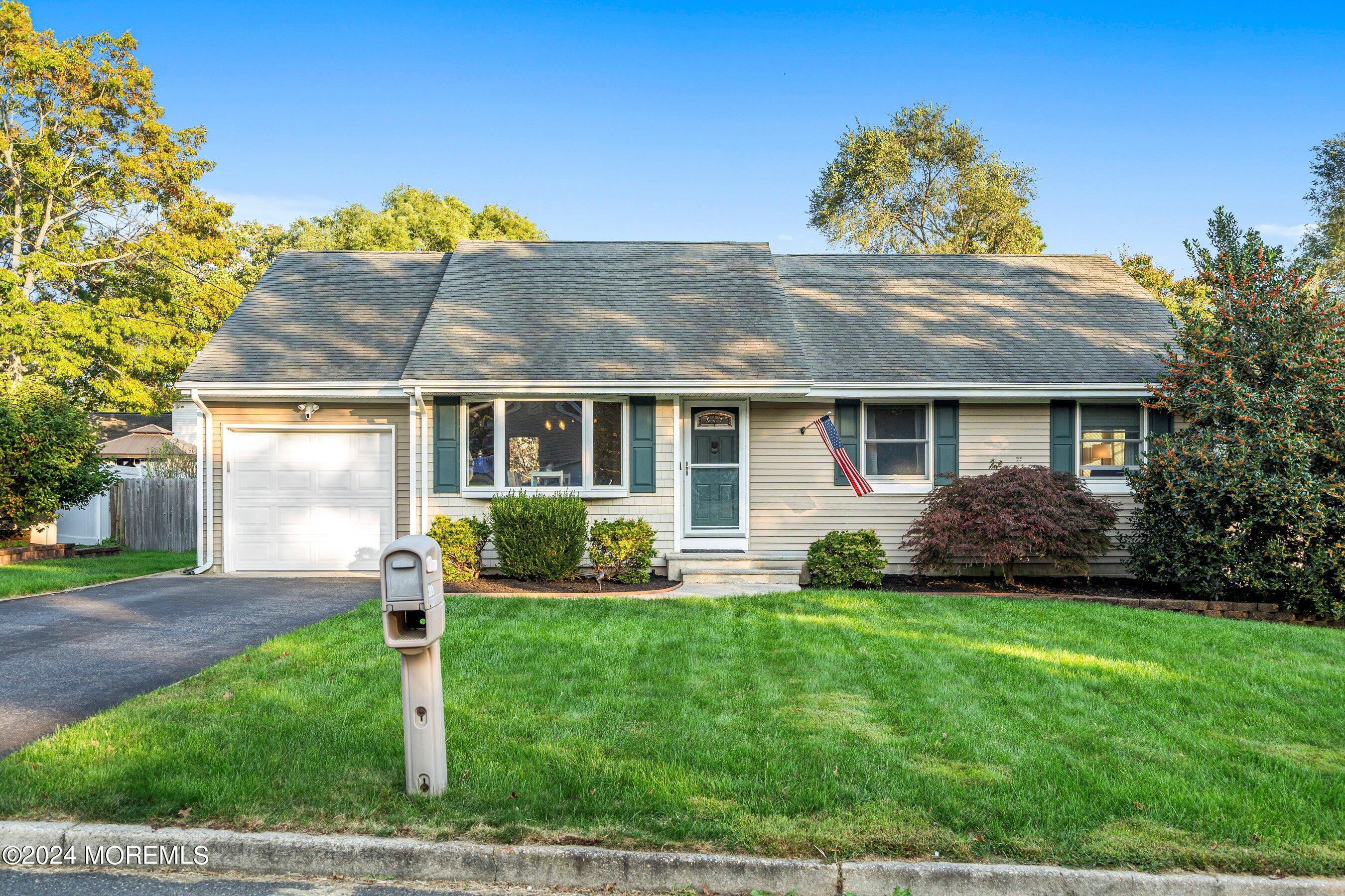 239 Tackle Avenue, Manahawkin, New Jersey image 1